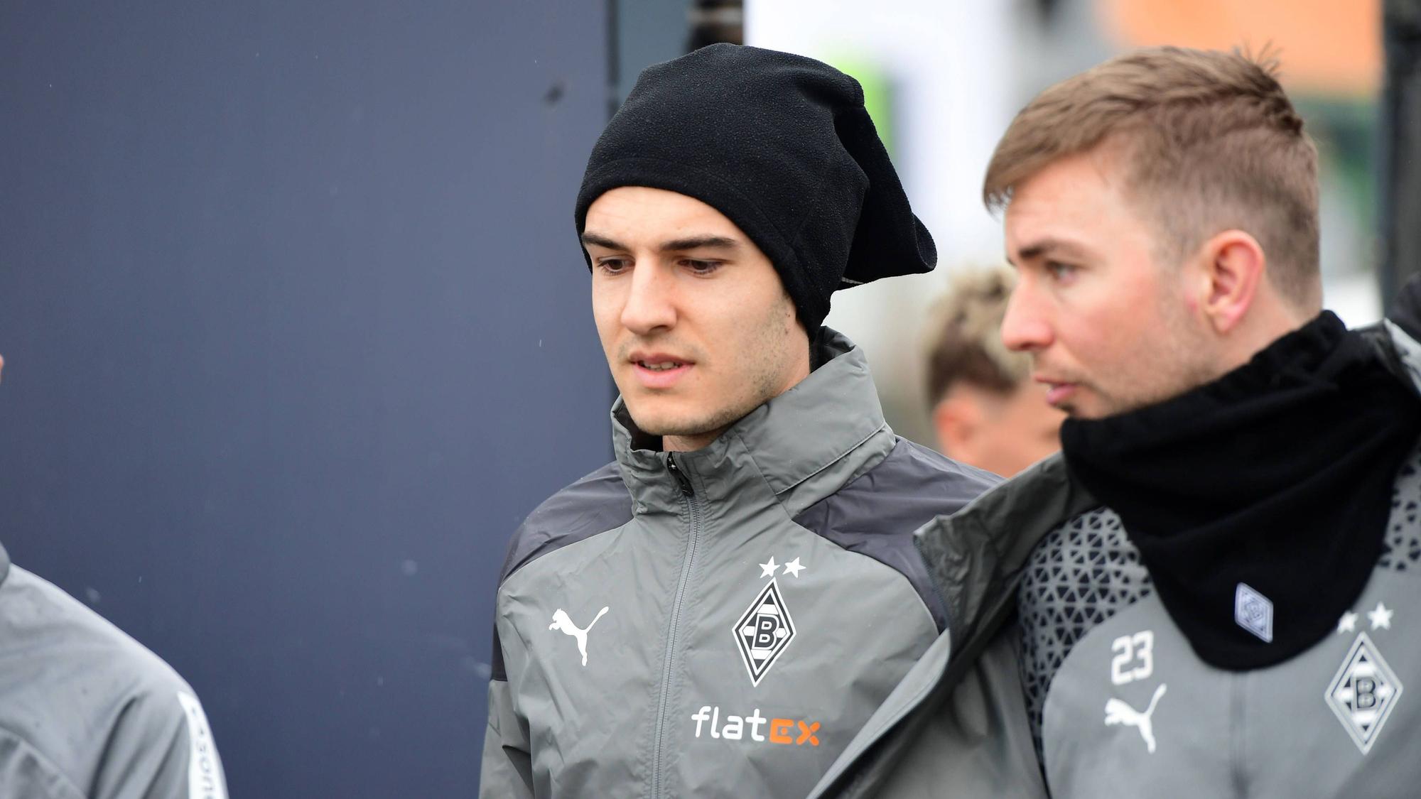 Die Gladbach-Profis Florian Neuhaus und Christoph Kramer während des Trainings.