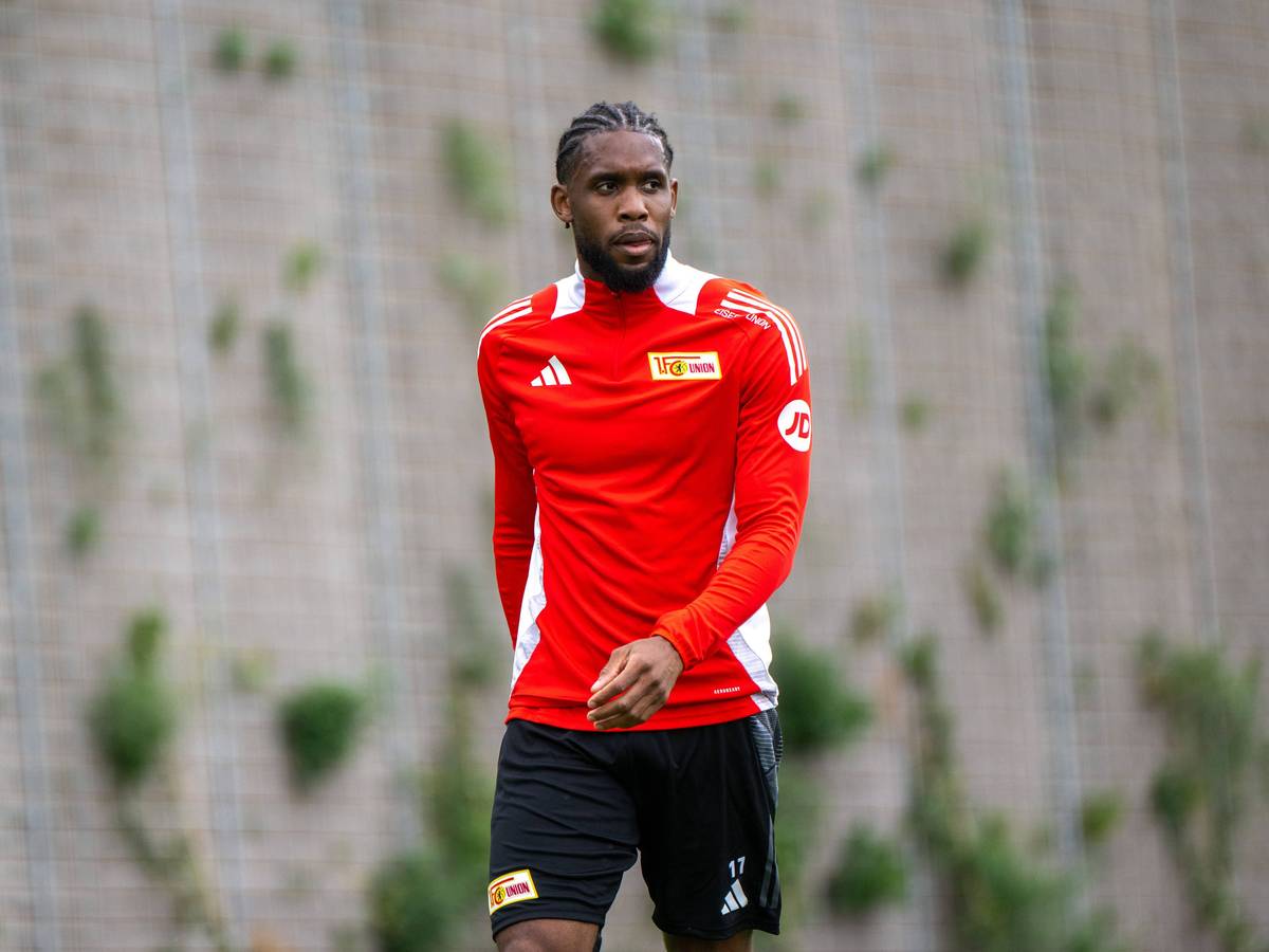 Jordan Siebatcheu in Trainingsklamotten von Union Berlin.