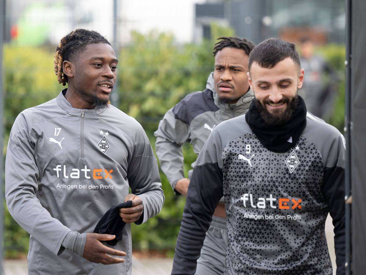 Manu Koné, Nathan Ngoumou und Franck Honorat im Gladbach-Training