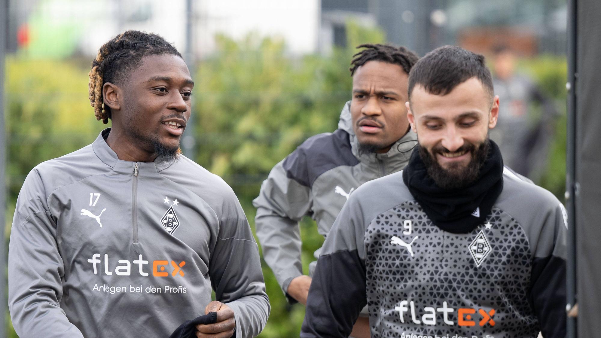 Manu Koné, Nathan Ngoumou und Franck Honorat im Gladbach-Training