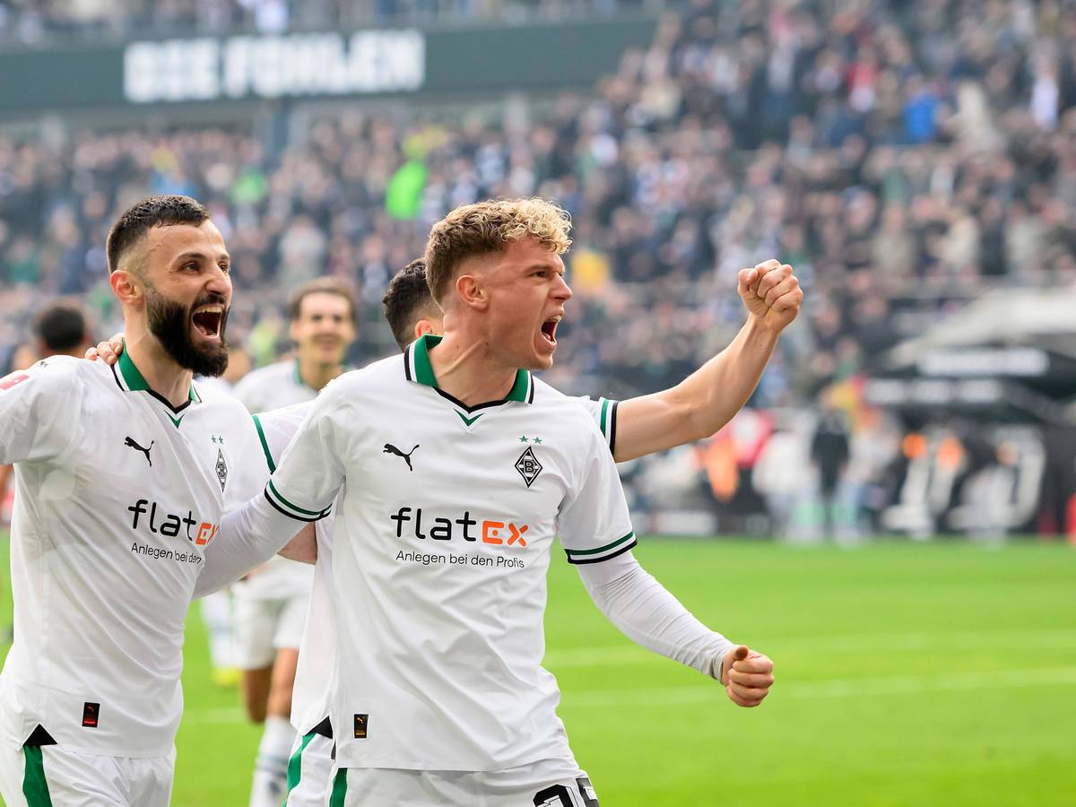 Robin Hack jubelt und schreit.