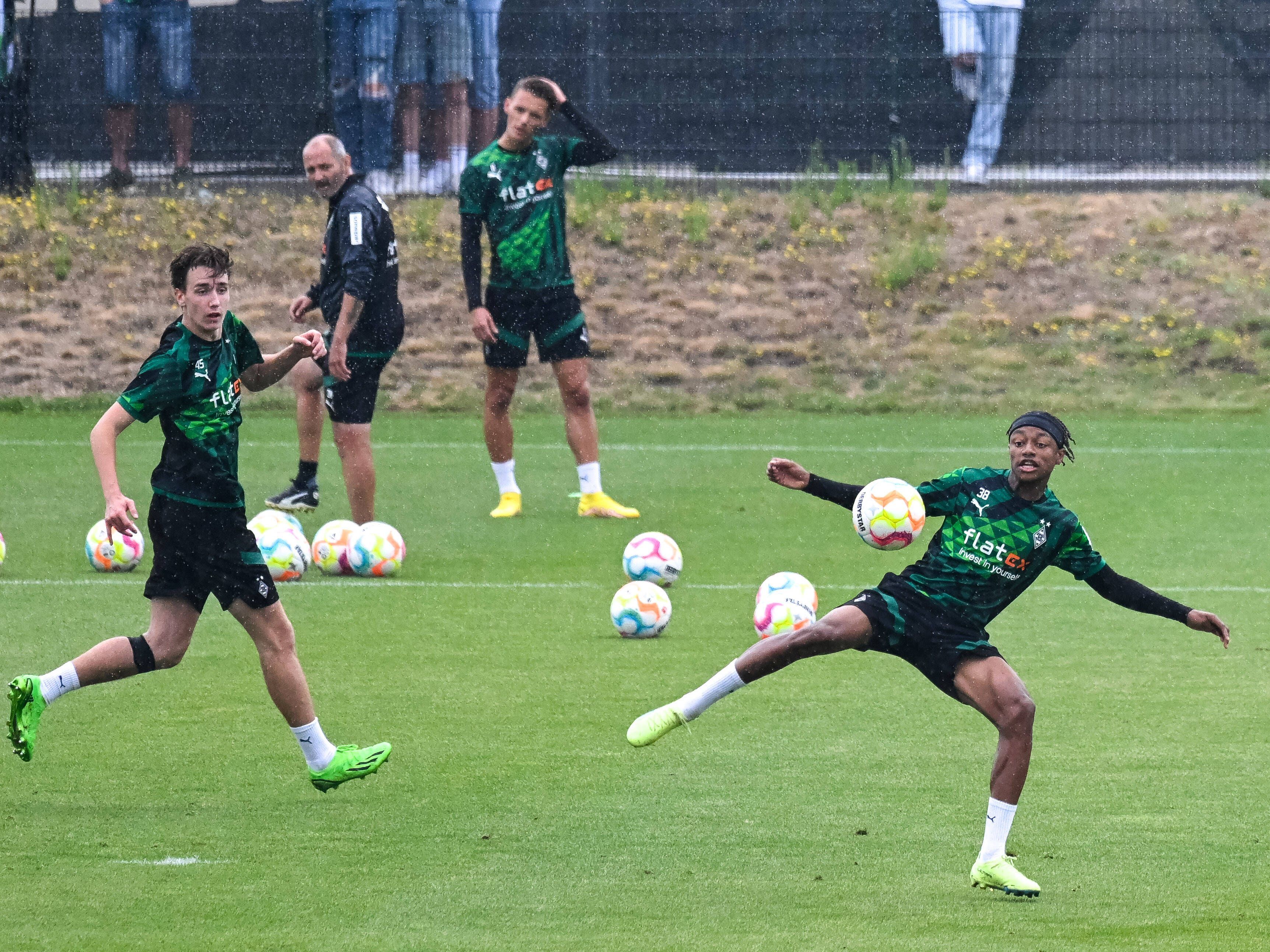 Simon Walden und Yvandro Borges Sanches beim Training.