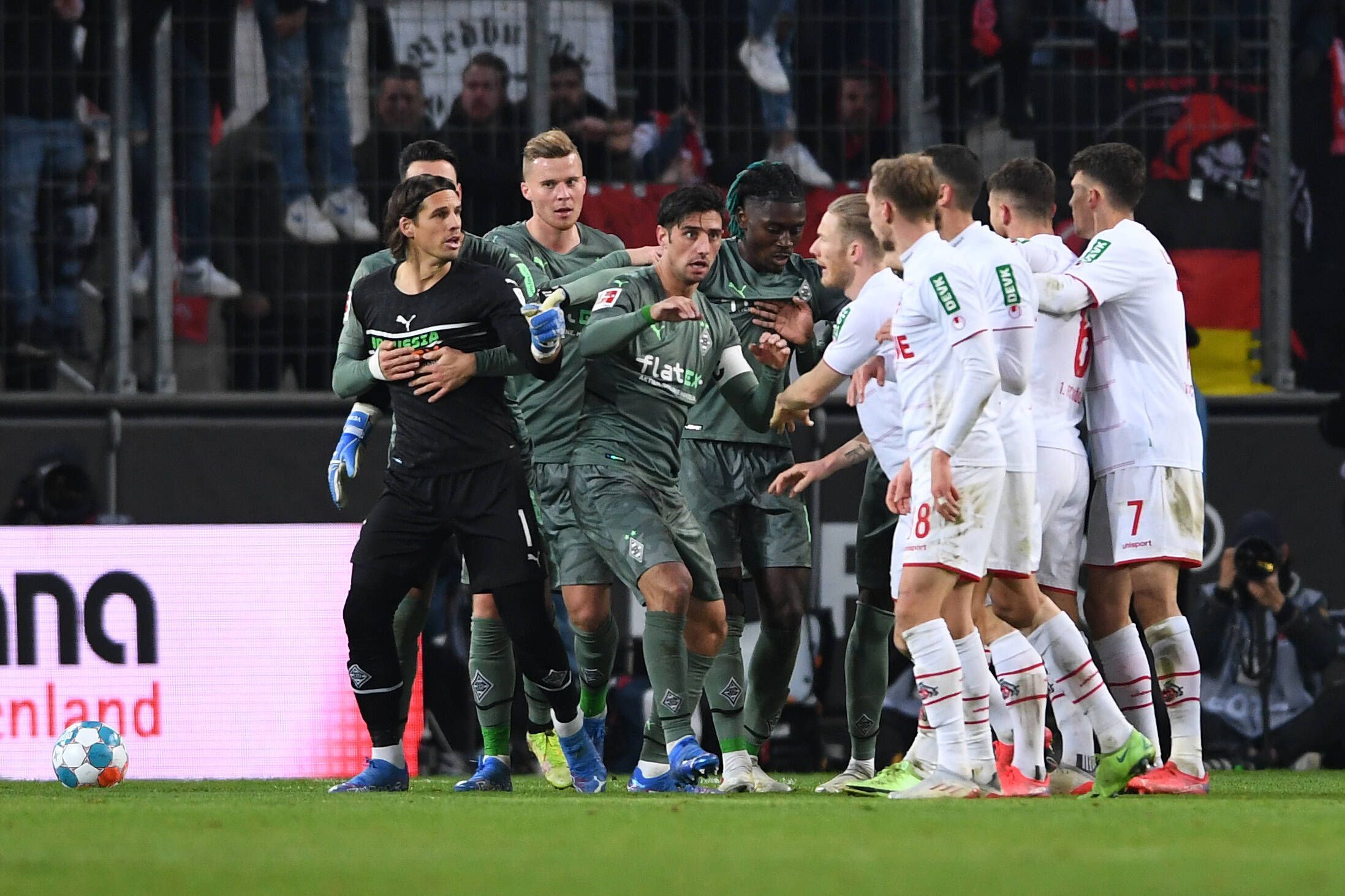 Lars Stindl hat Stress mit Spielern des 1. FC Köln.