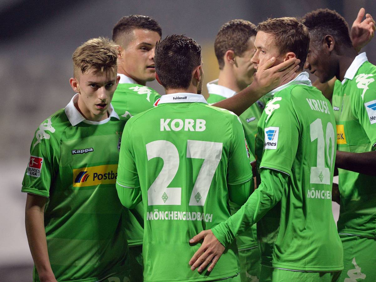 Borussia Mönchengladbach bejubelt im Wunderkind Sinan Kurt einen Treffer in einem Testspiel.