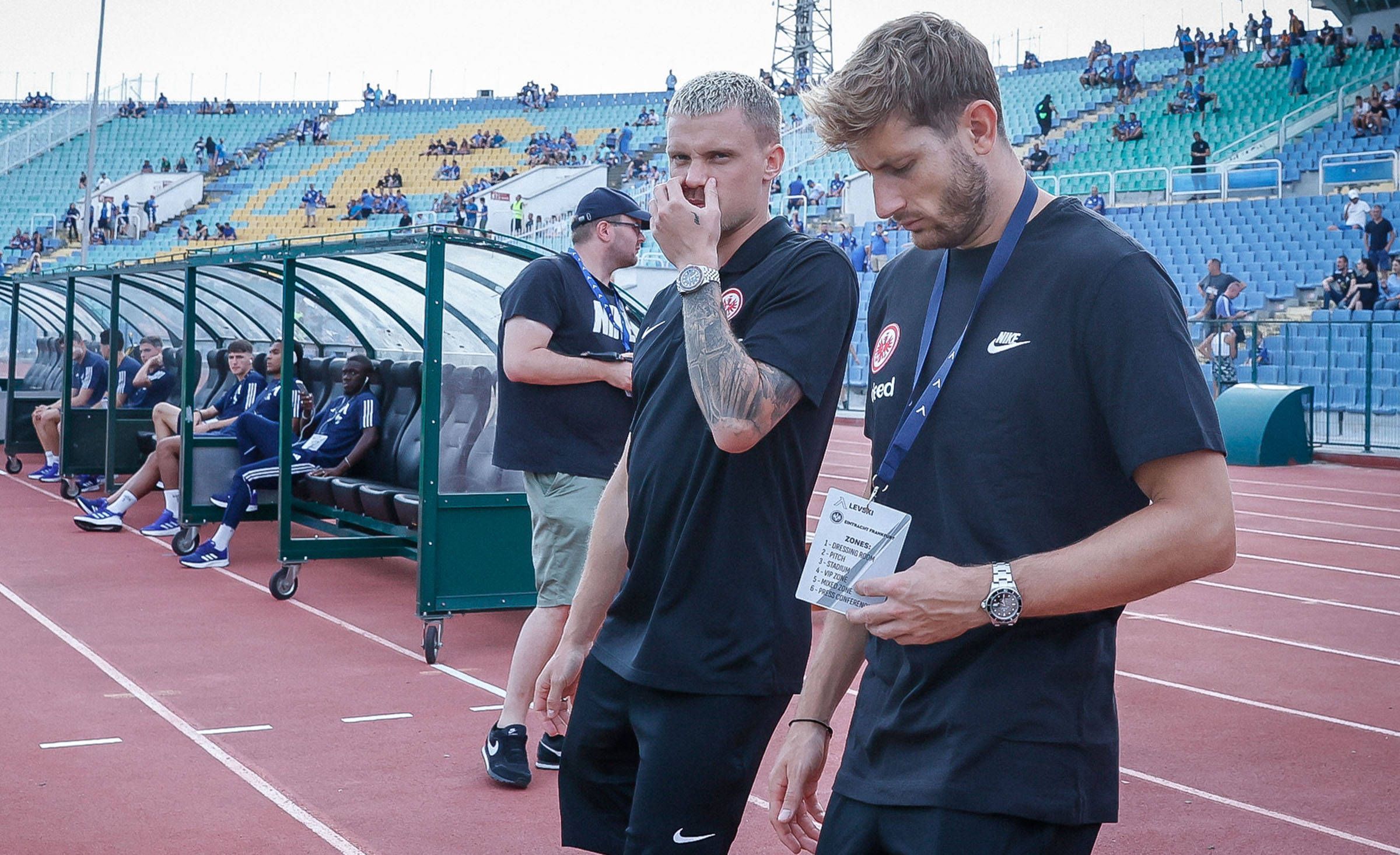 Philipp Max und Christopher Lenz in Bulgarien.