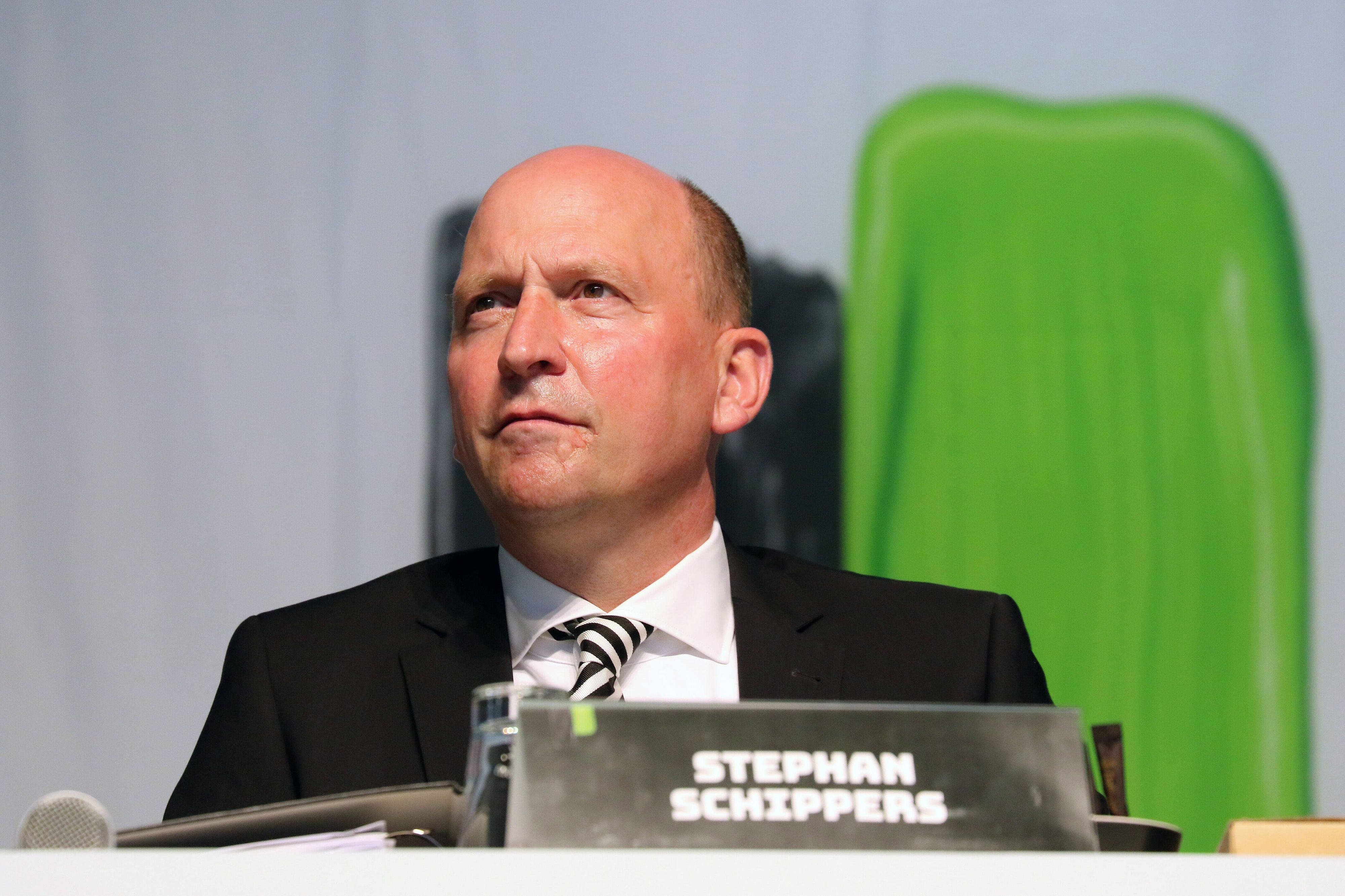 Stephan Schippers bei einer Mitgliederversammlung.
