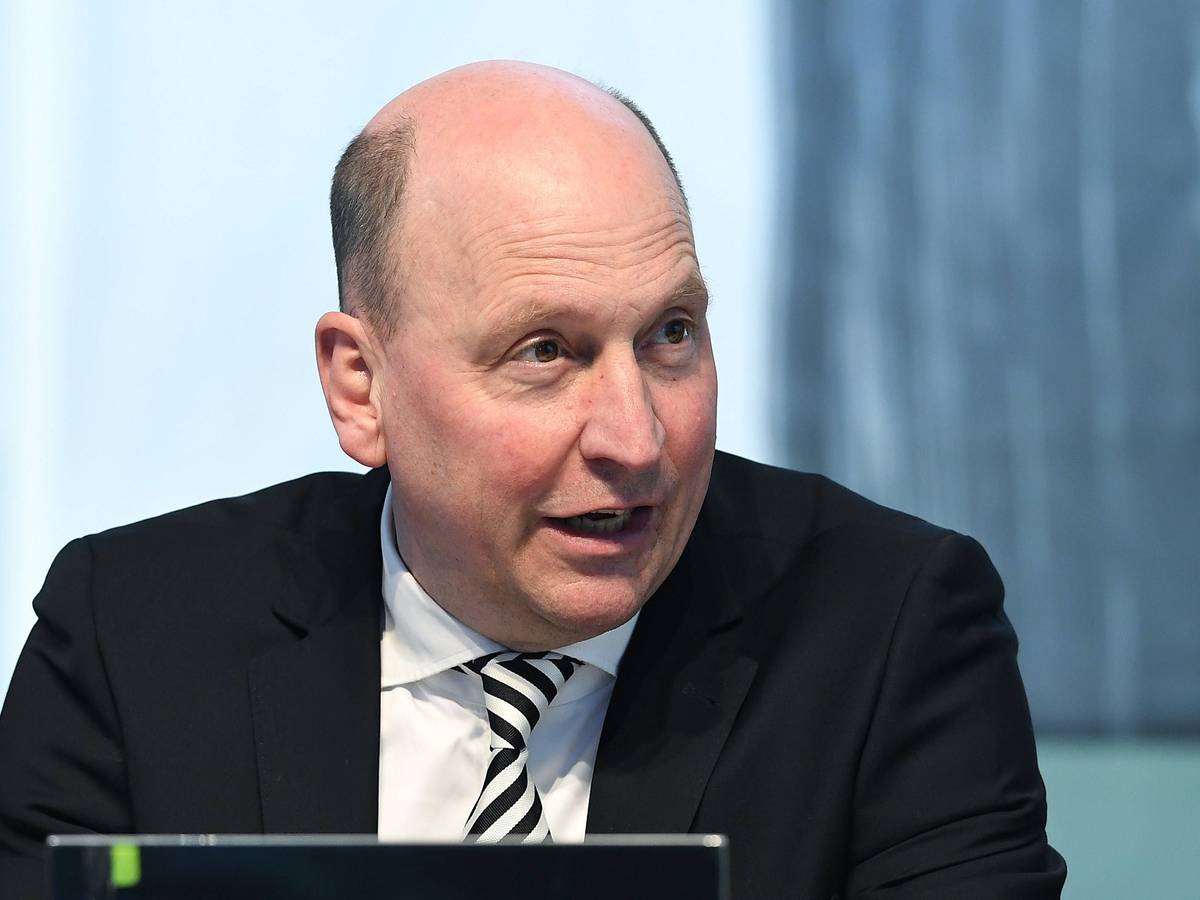 Stephan Schippers auf der Mitgliederversammlung von Borussia Mönchengladbach.