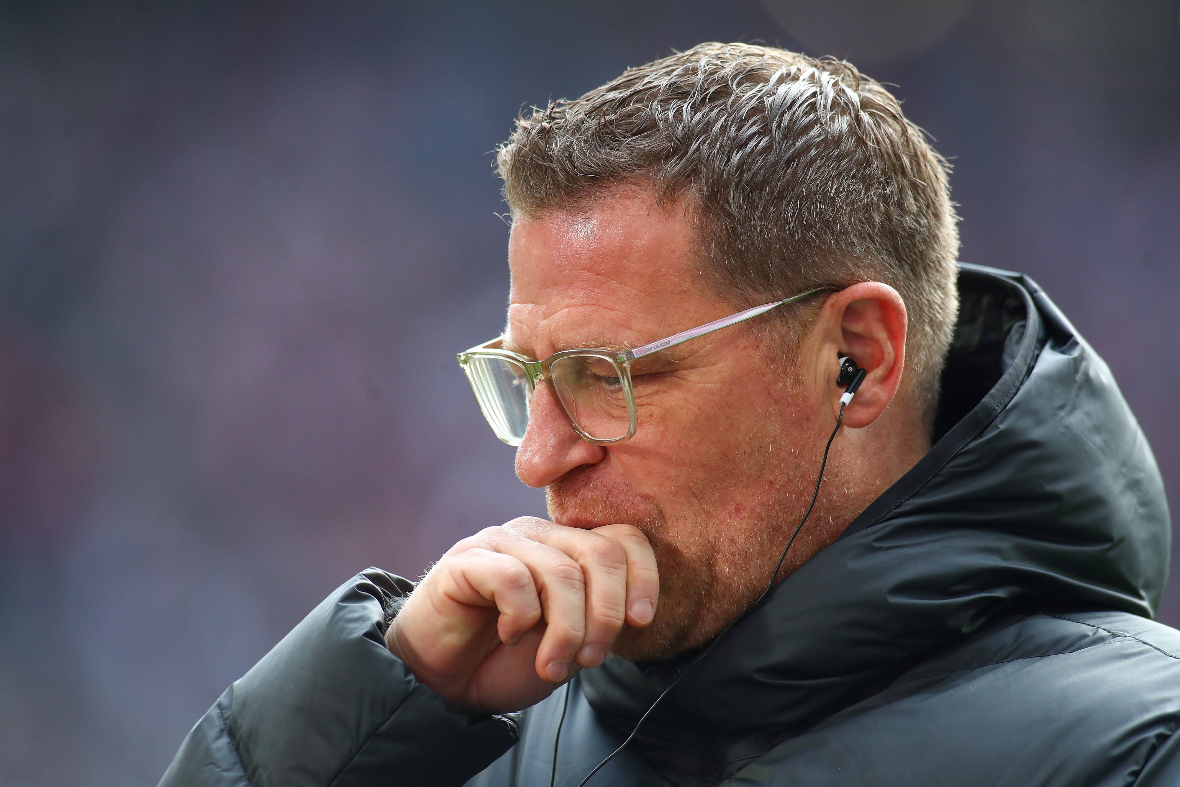 Max Eberl schaut nachdenklich.