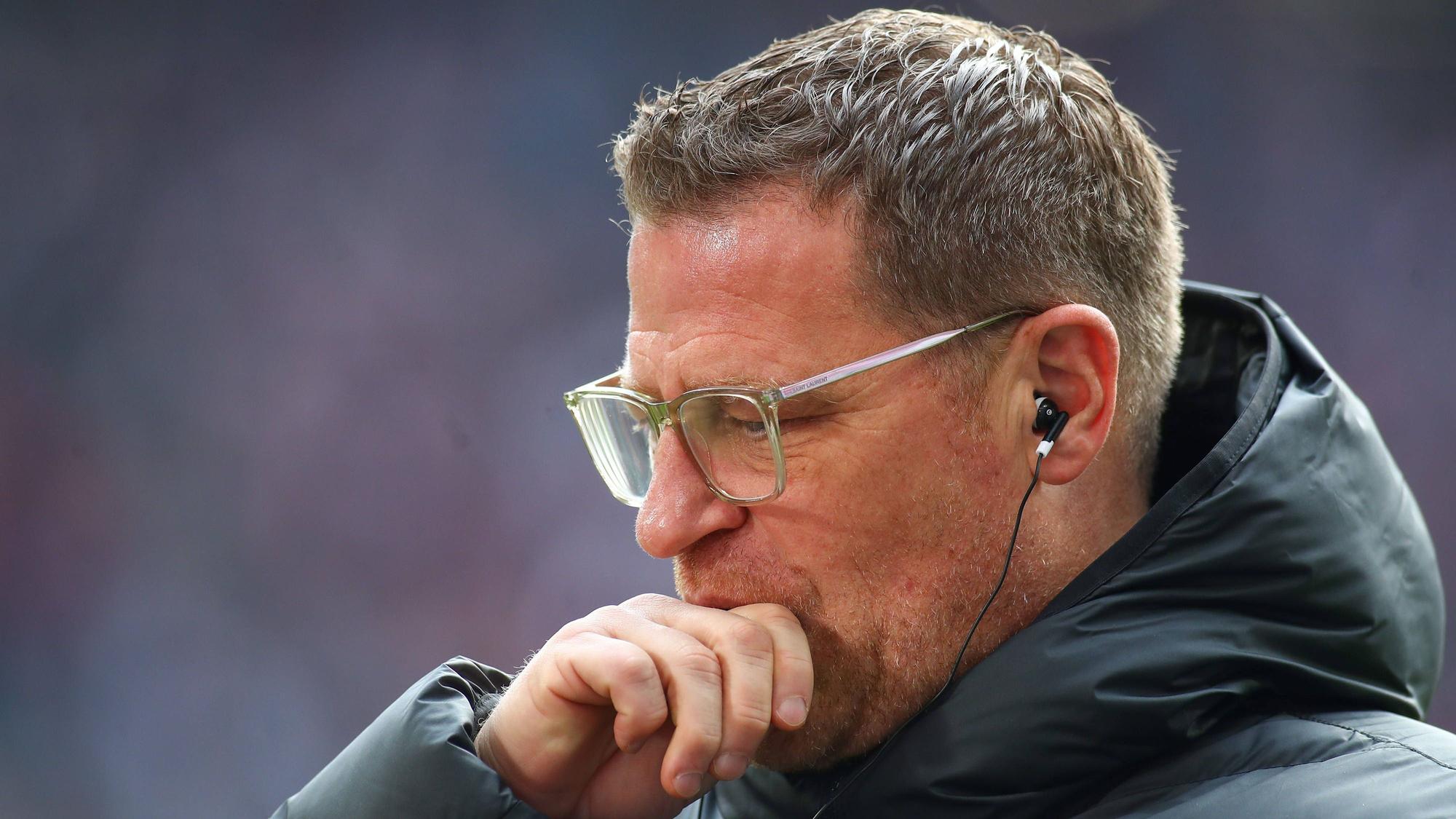 Max Eberl schaut nachdenklich.