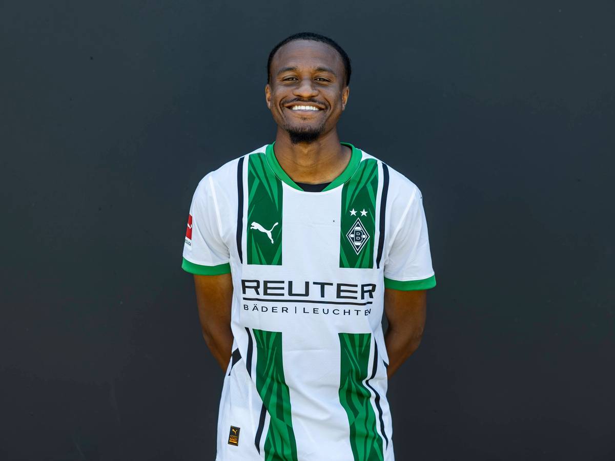 Nathan Ngoumou, Rechtsaußen von Fußball-Bundesligist Borussia Mönchengladbach in der Saison 2024/2025.