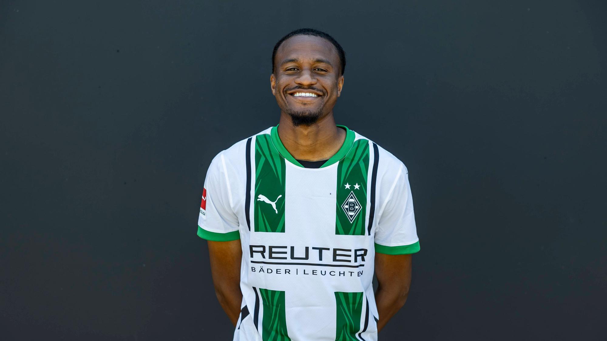 Nathan Ngoumou, Rechtsaußen von Fußball-Bundesligist Borussia Mönchengladbach in der Saison 2024/2025.