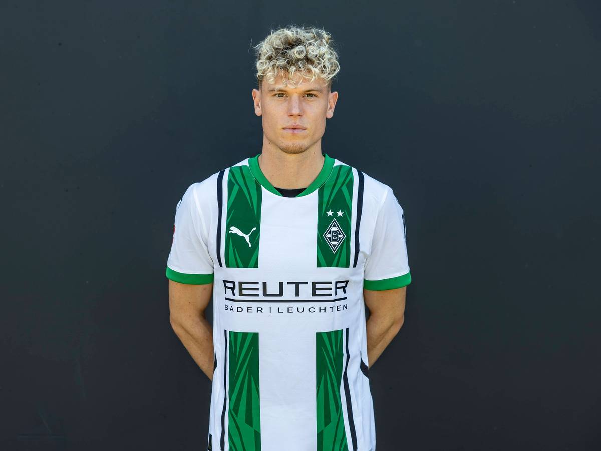 Robin Hack, Linksaußen von Fußball-Bundesligist Borussia Mönchengladbach in der Saison 2024/2025.