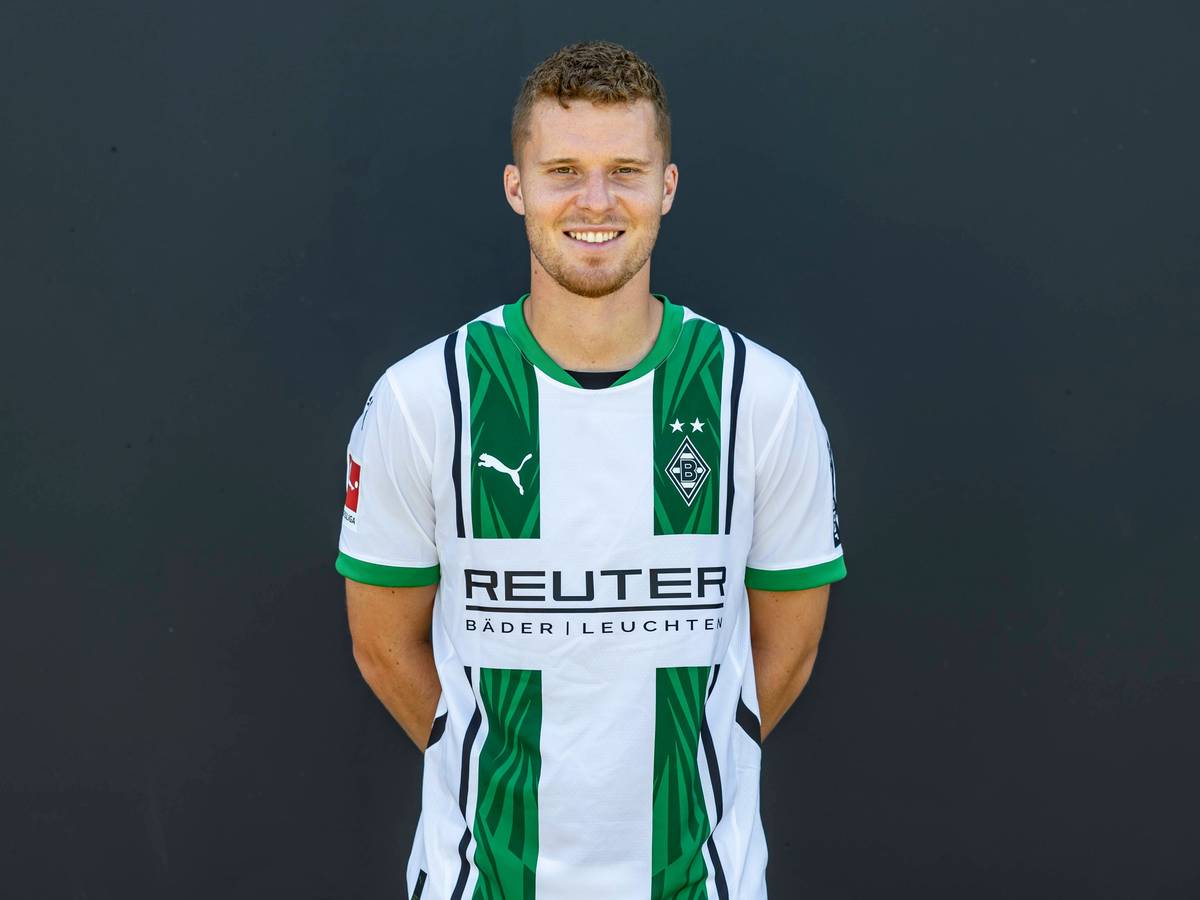 Nico Elvedi, Innenverteidiger bei Fußball-Bundesligist Borussia Mönchengladbach in der Saison 2024/2025. Er ist Schweizer Nationalspieler und trägt die Rückennummer 30.
