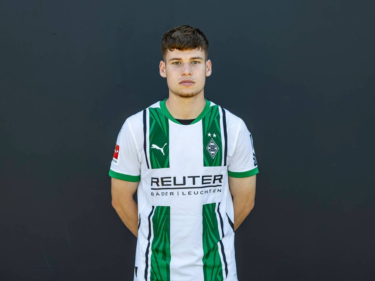 Lukas Ullrich, Verteidiger von Fußball-Bundesligist Borussia Mönchengladbach in der Saison 2024/2025.