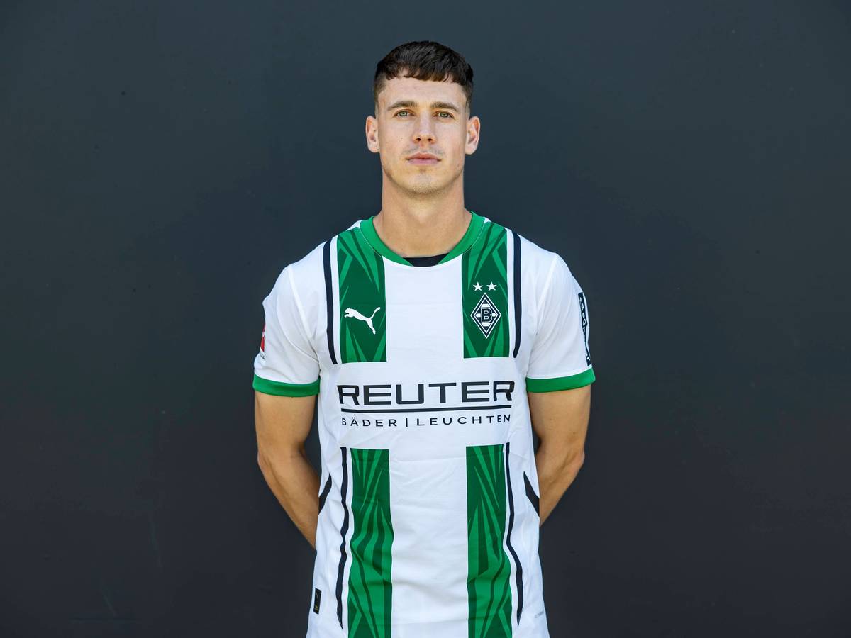 Philipp Sander, Mittelfeldspieler von Fußball-Bundesligist Borussia Mönchengladbach in der Saison 2024/2025.