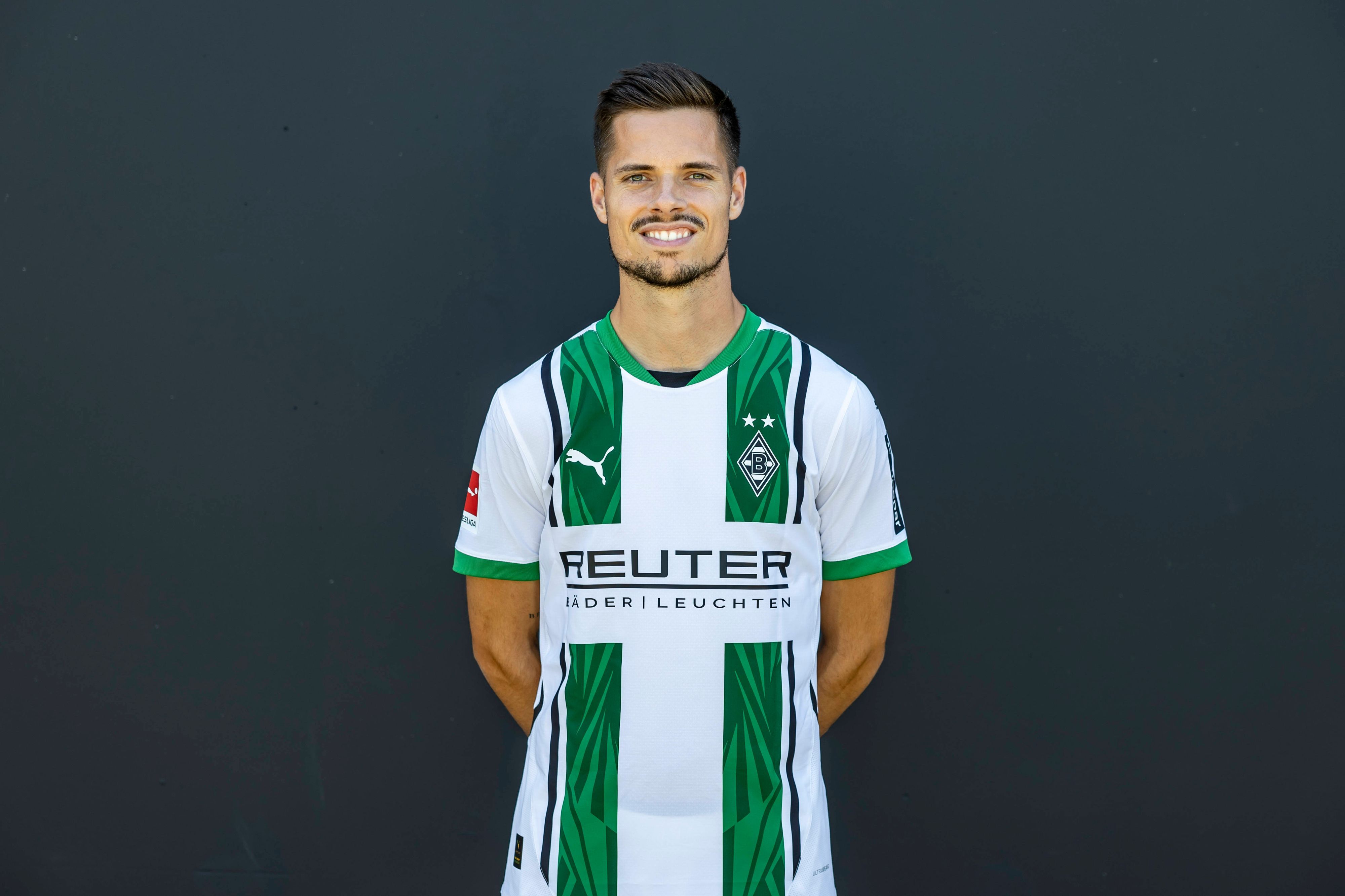 Julian Weigl, Mittelfeldspieler von Fußball-Bundesligist Borussia Mönchengladbach in der Saison 2024/2025.