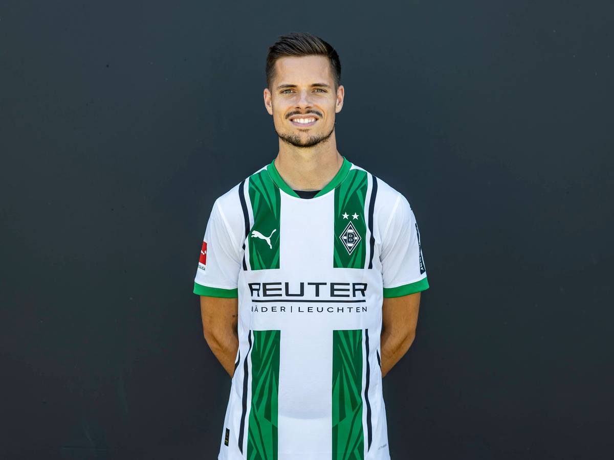 Julian Weigl, Mittelfeldspieler von Fußball-Bundesligist Borussia Mönchengladbach in der Saison 2024/2025.