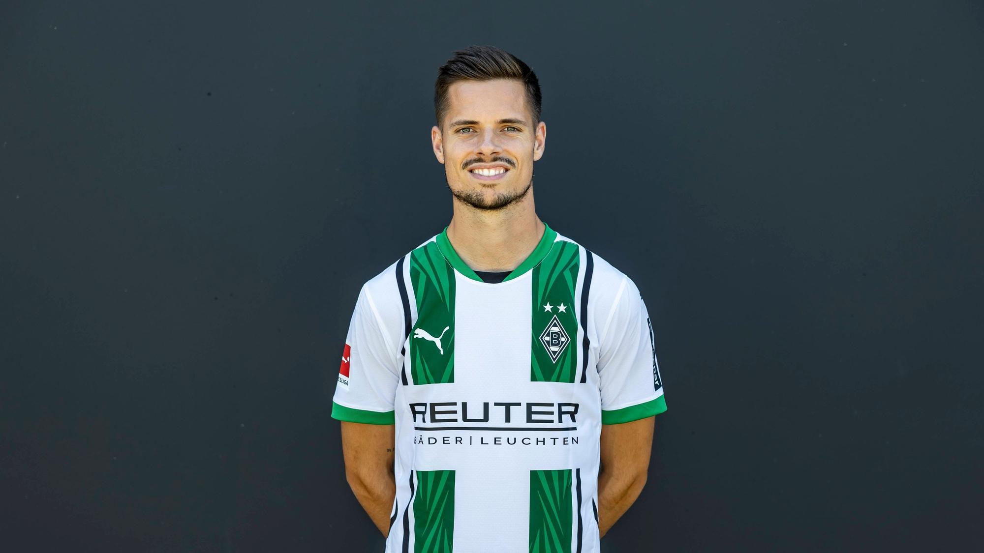 Julian Weigl, Mittelfeldspieler von Fußball-Bundesligist Borussia Mönchengladbach in der Saison 2024/2025.