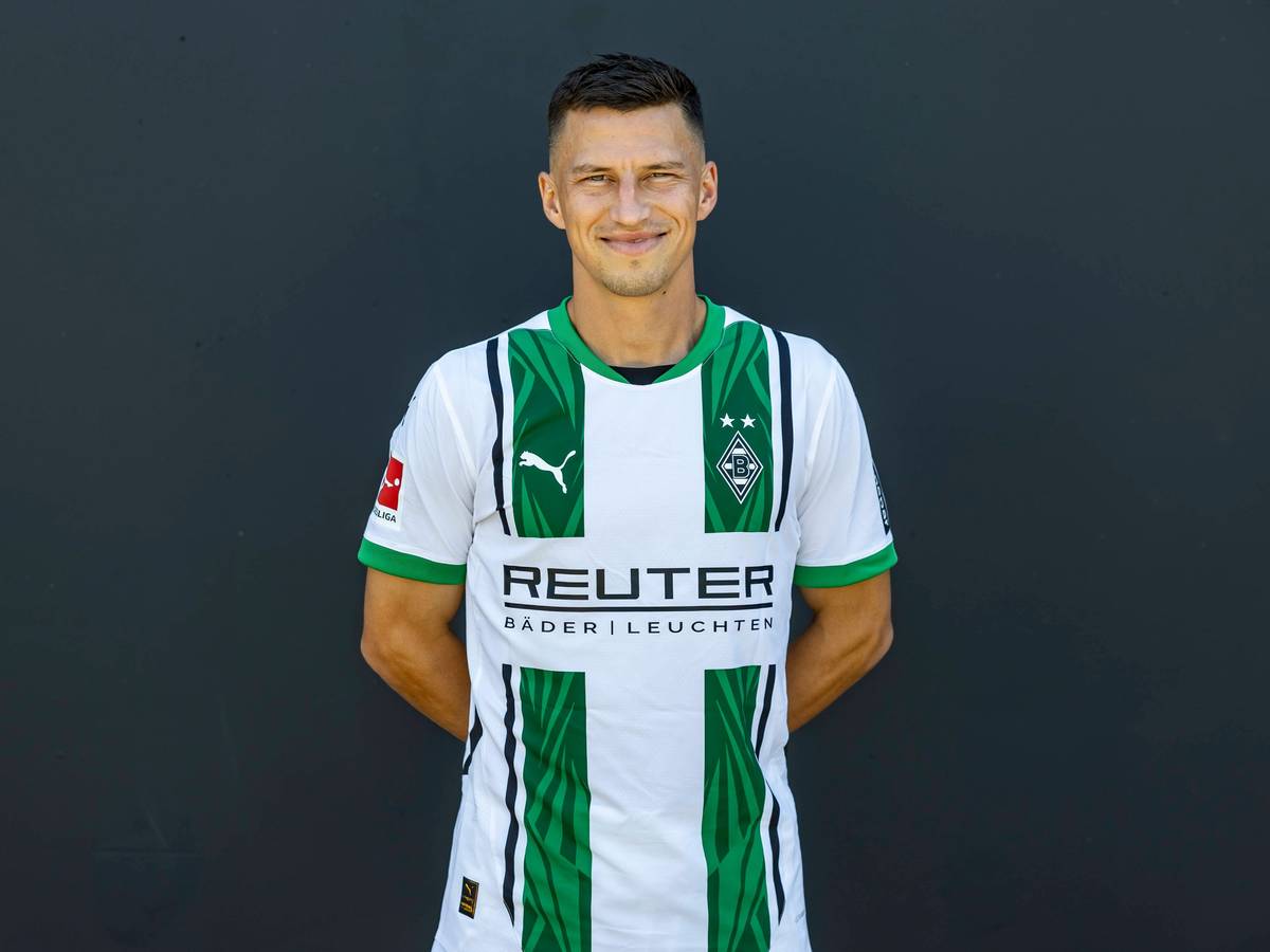 Stefan Lainer, rechter Verteidiger von Fußball-Bundesligist Borussia Mönchengladbach in der Saison 2024/2025.
