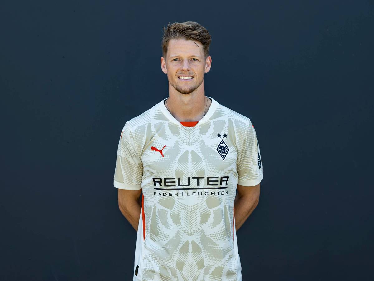 Jonas Omlin, Torwart von Fußball-Bundesligist Borussia Mönchengladbach in der Saison 2024/2025.
