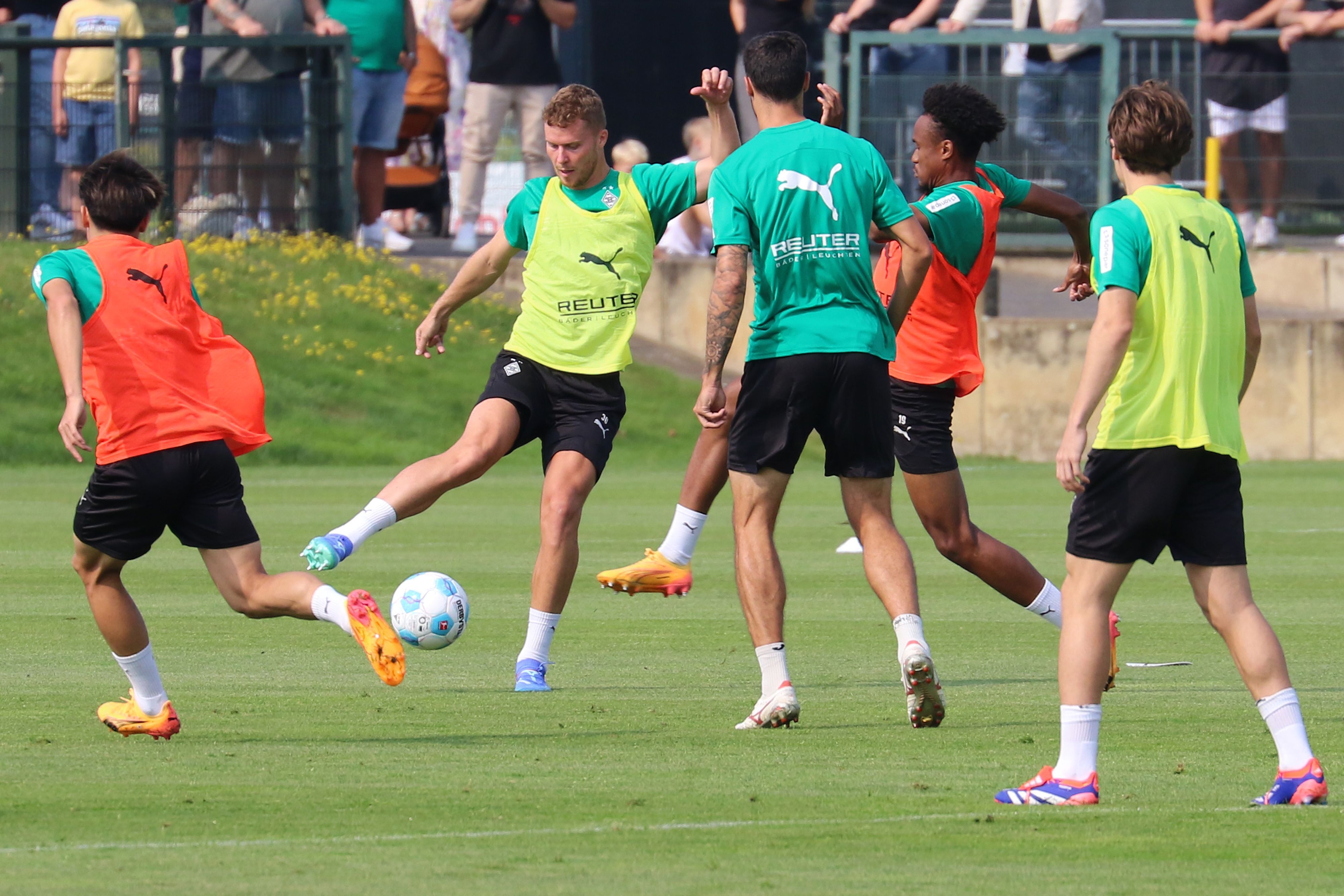 Nico Elvedi im Gladbach-Training.