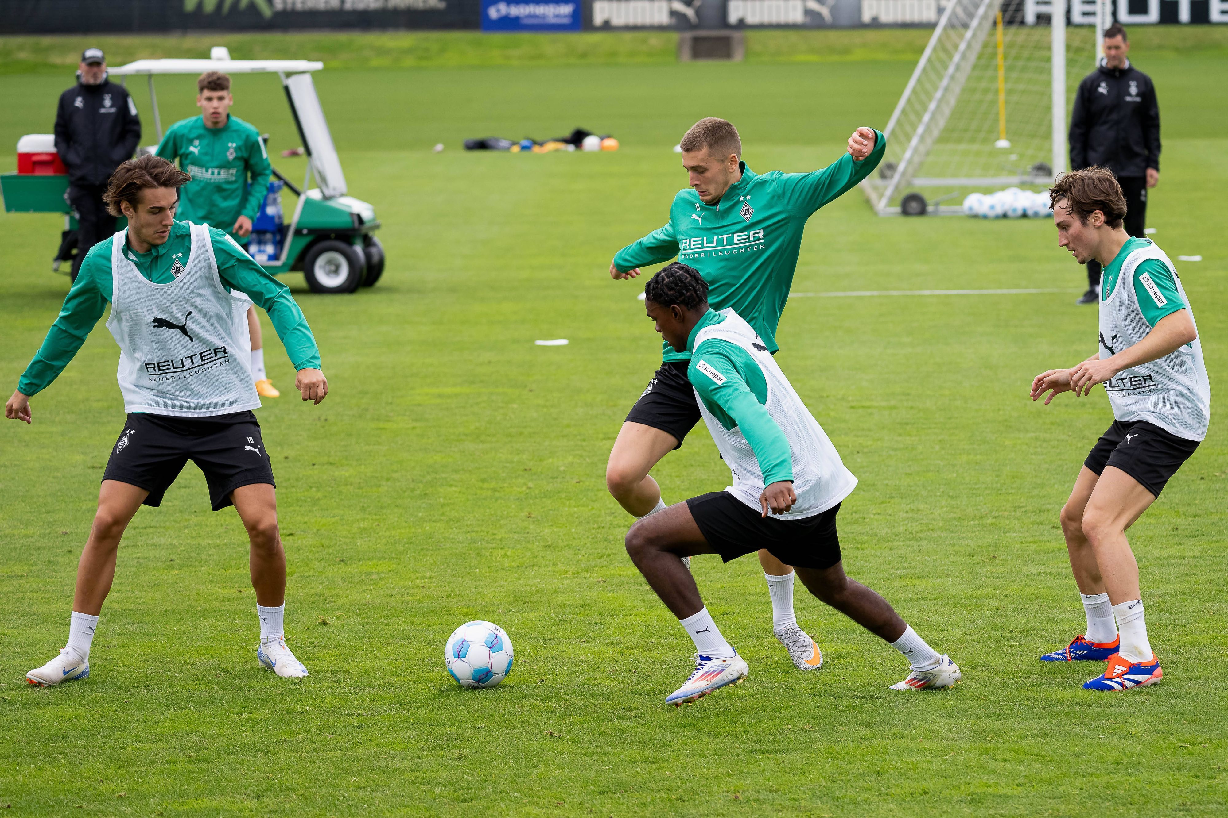 Oscar Fraulo am Ball bei einer Trainings-Übung.