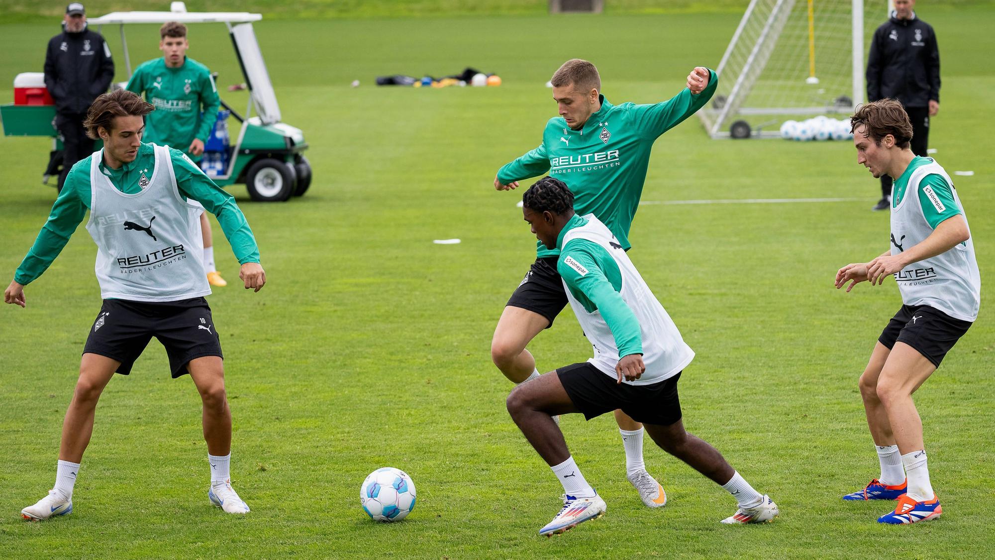 Oscar Fraulo am Ball bei einer Trainings-Übung.