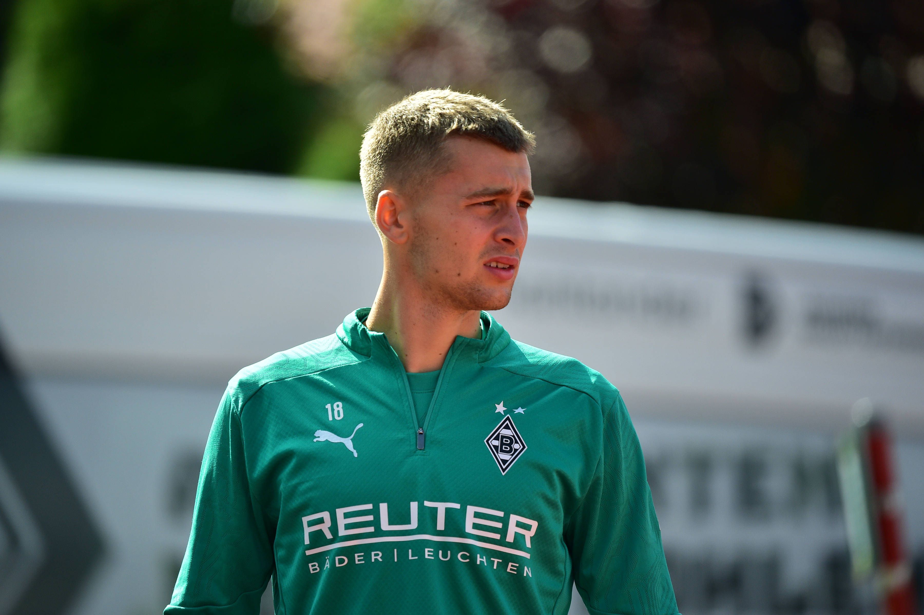 Borussia Mönchengladbachs Oscar Fraulo läuft auf den Trainingsplatz.