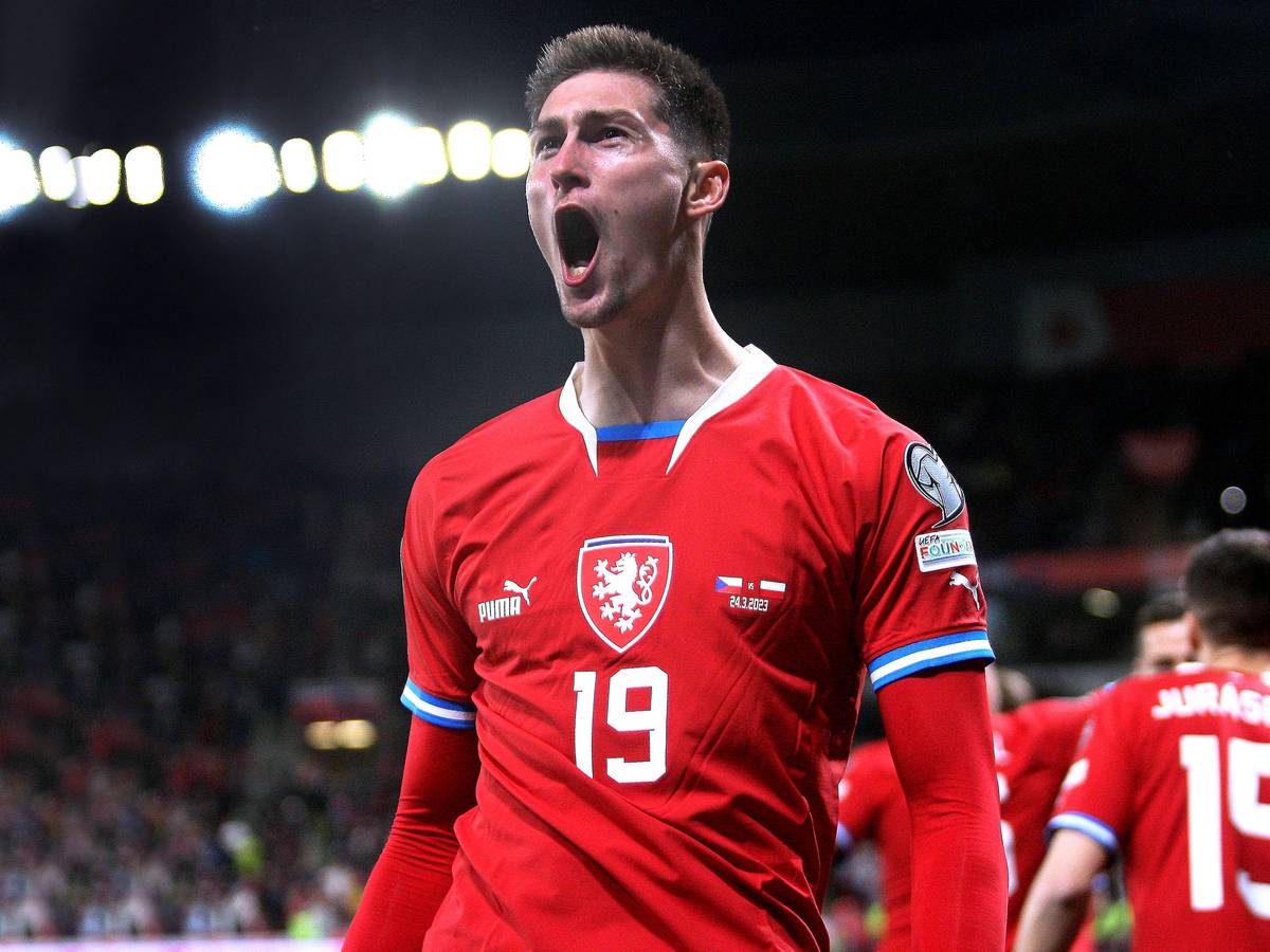 Tomas Cvancara beim Jubel im Trikot der tschechischen Nationalmannschaft.