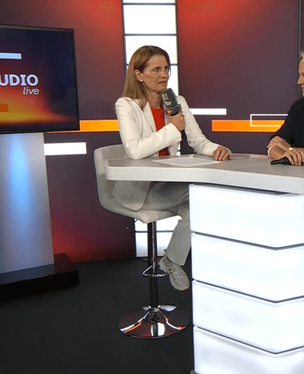Katrin Müller-Hohenstein, Fritzy Kromp und Christoph Kramer nach dem Sieg der deutschen Nationalmannschaft gegen Ungarn.