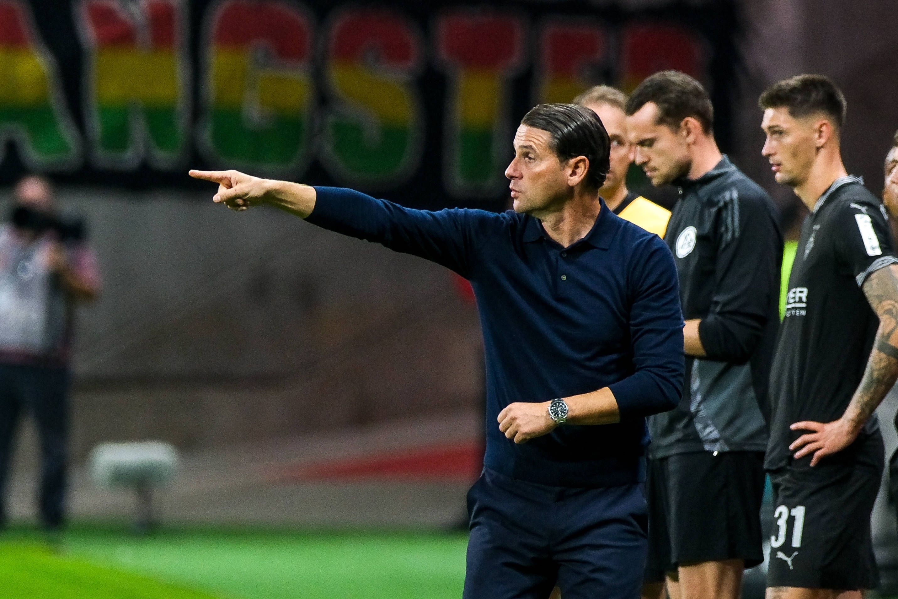 Gerardo Seoane mit Anweisungen in Frankfurt.