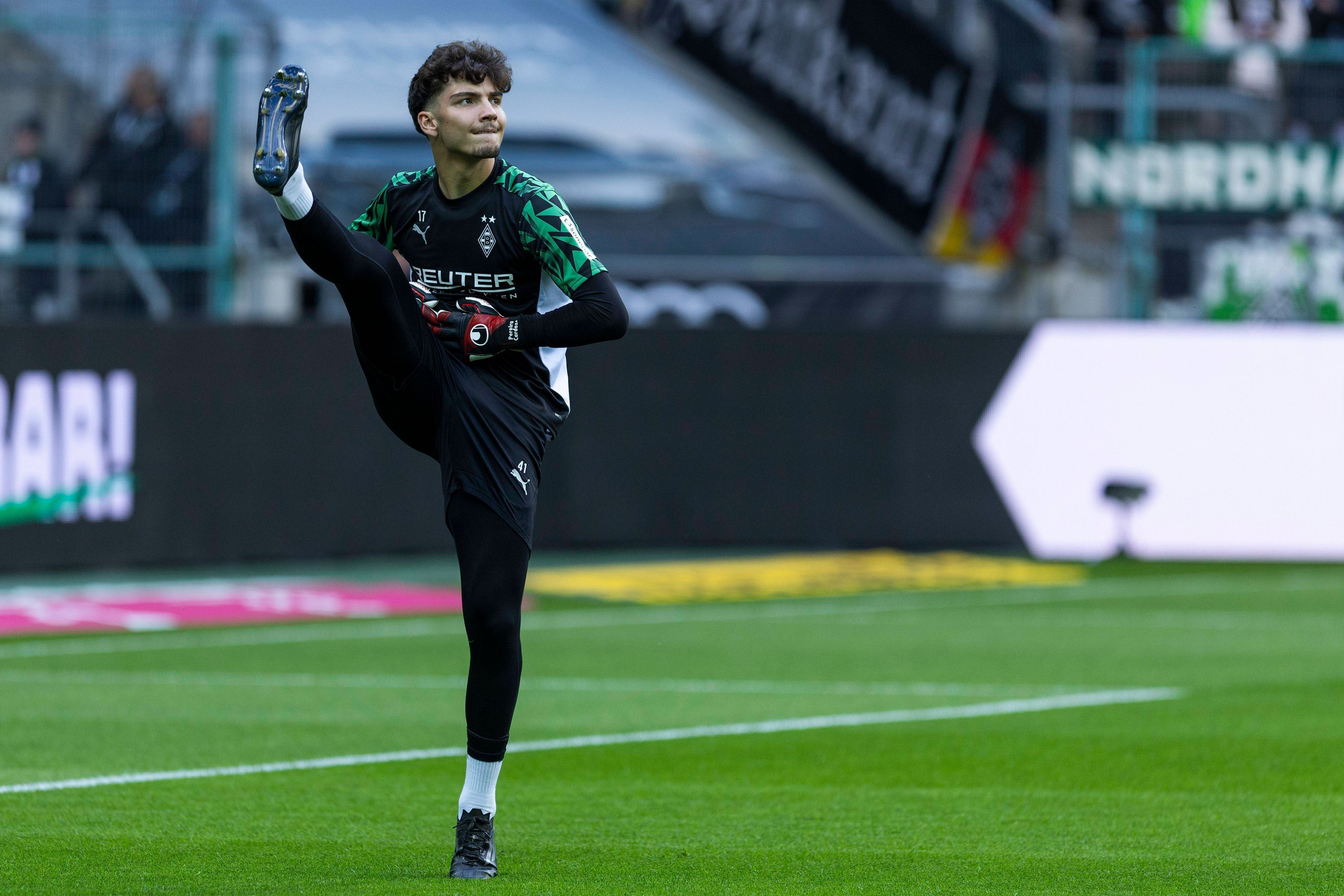 Tiago Pereira Cardoso beim Warmmachen im Borussia-Park.