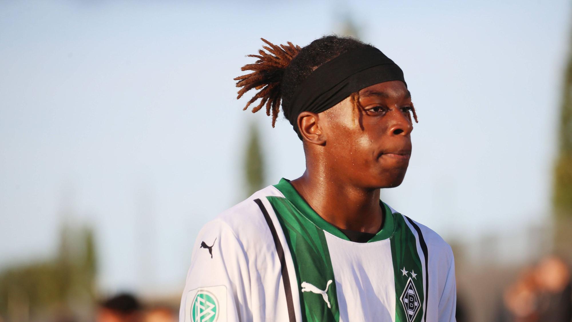Winsley Boteli bei einem Spiel mit der U19.