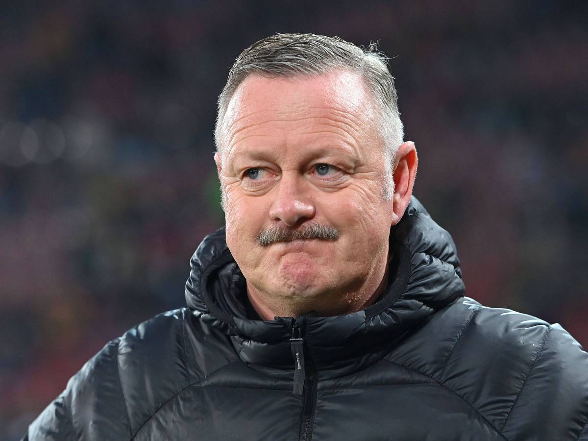 Roland Virkus schaut konzentriert.