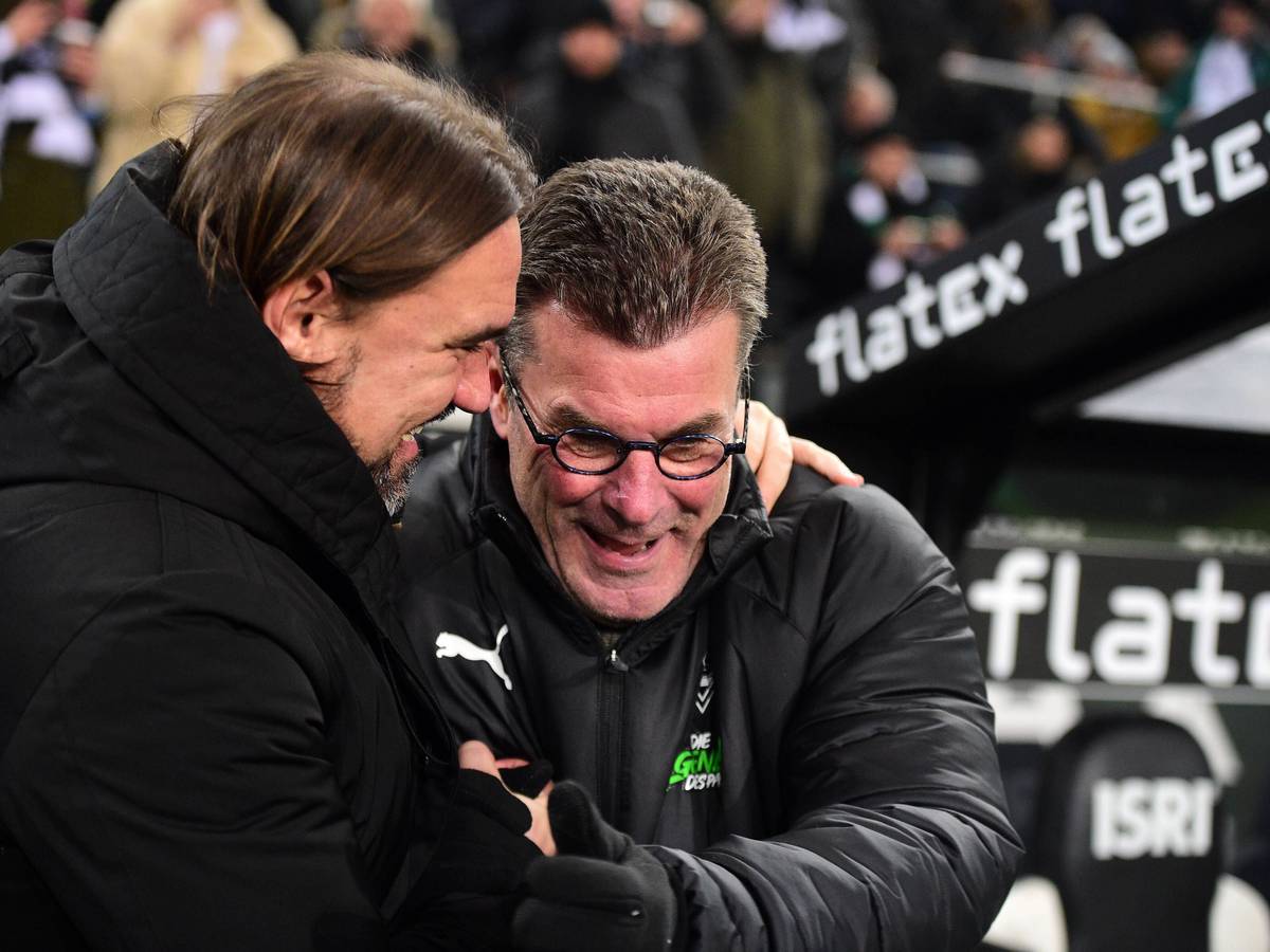 Daniel Farke (l.) und Dieter Hecking bei einem Legenden-Spiel von Borussia Mönchengladbach.