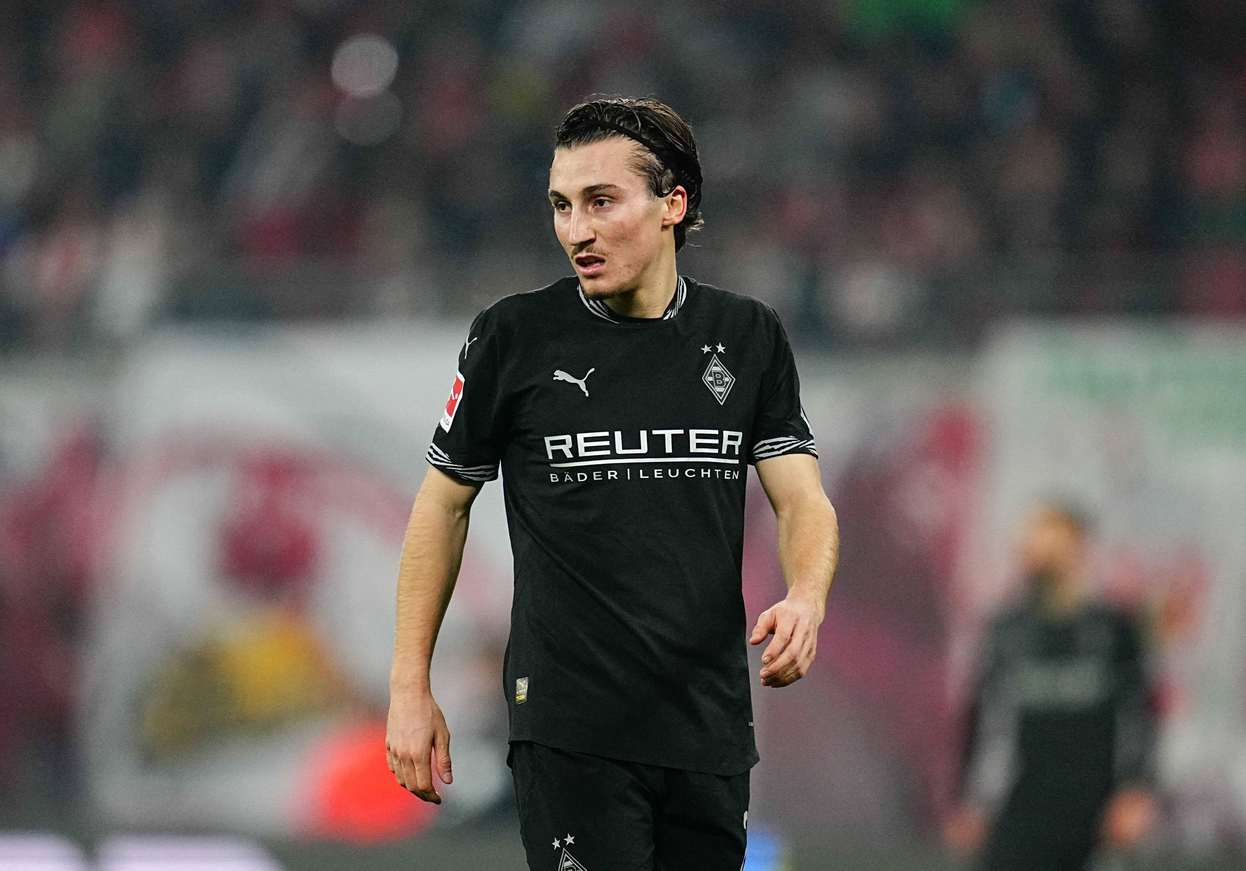 Rocco Reitz im schwarzen Gladbach-Trikot.