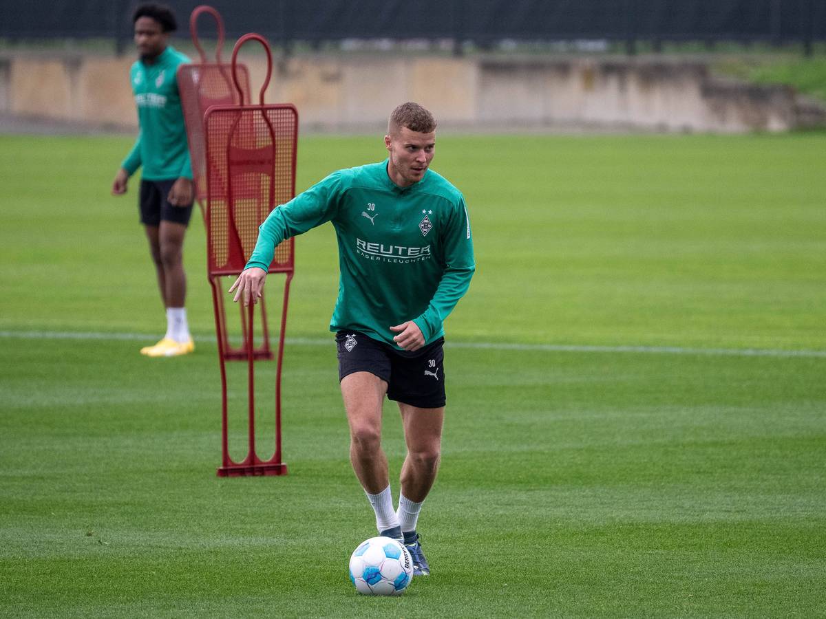 Nico Elvedi im Borussia-Training.