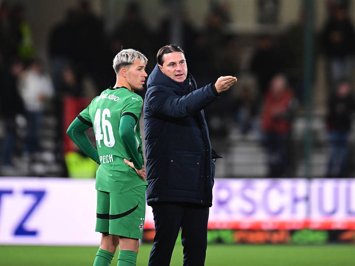 Noah Pesch holt sich Anweisungen ab.