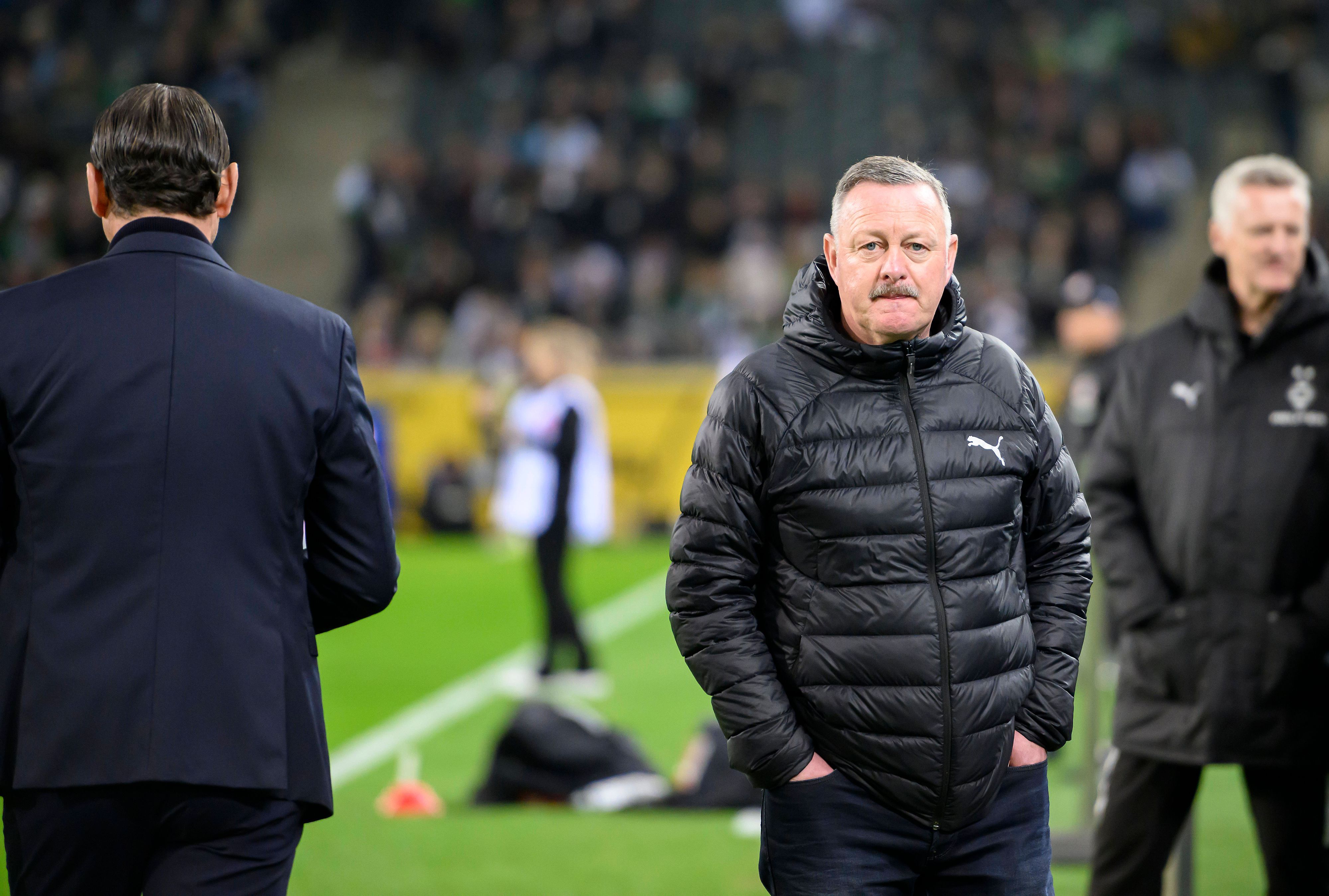 Roland Virkus konzentriert vor einem Heimspiel.