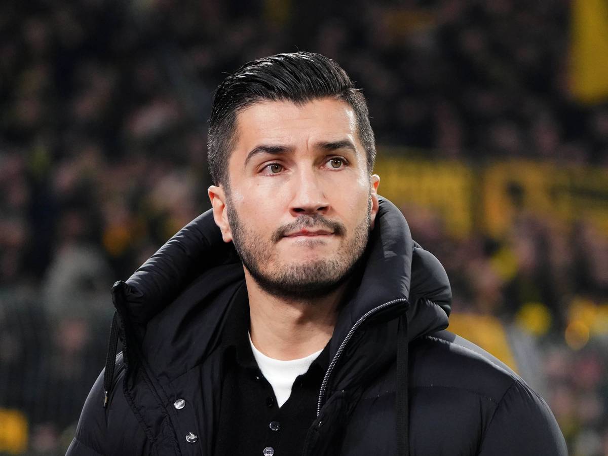 Nuri Sahin schaut in die Ferne.