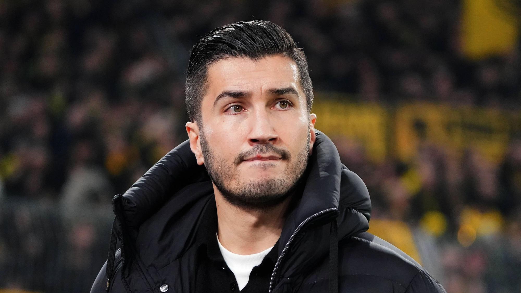 Nuri Sahin schaut in die Ferne.