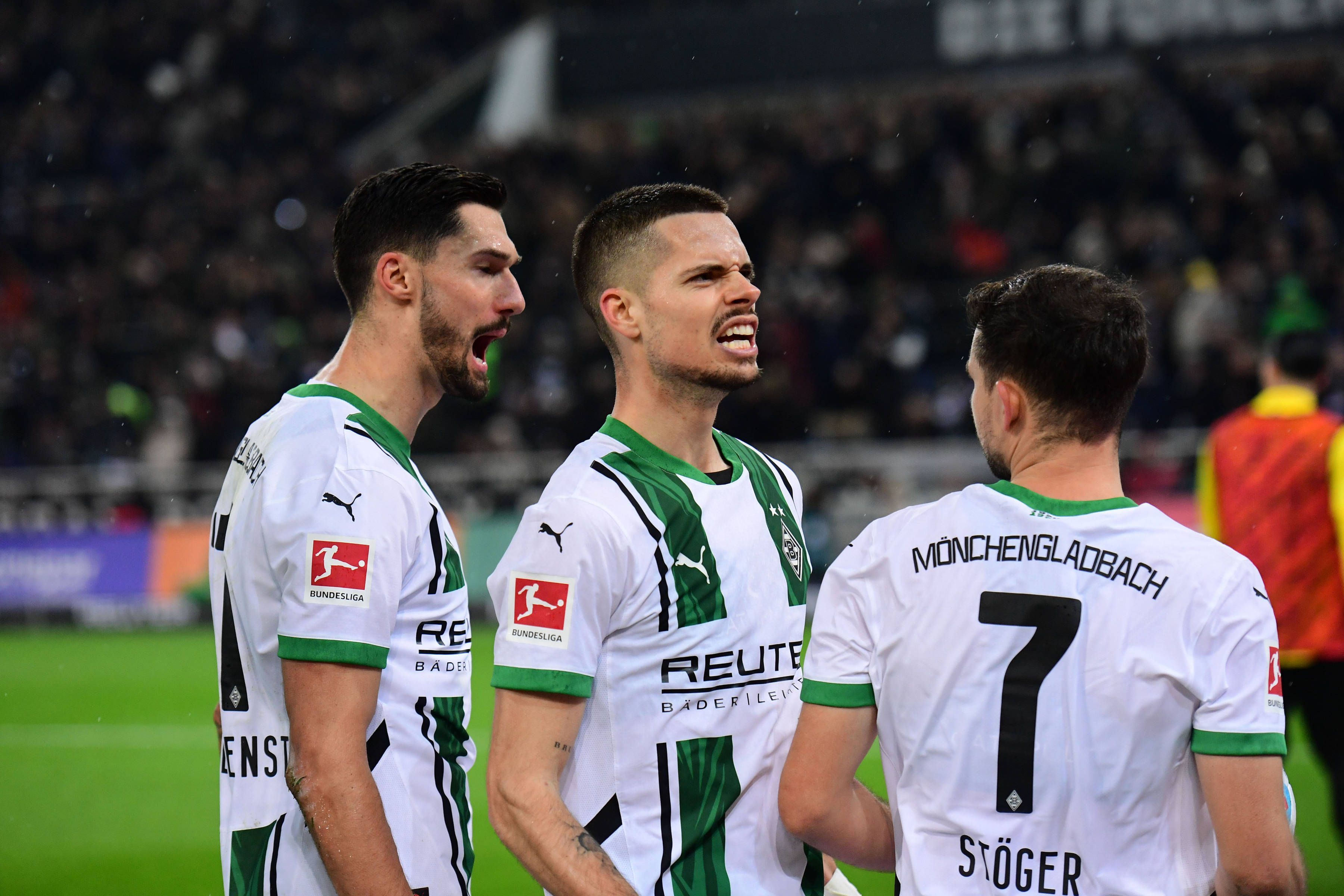 Profis von Borussia Mönchengladbach bejubelt den Ausgleich gegen den BVB.