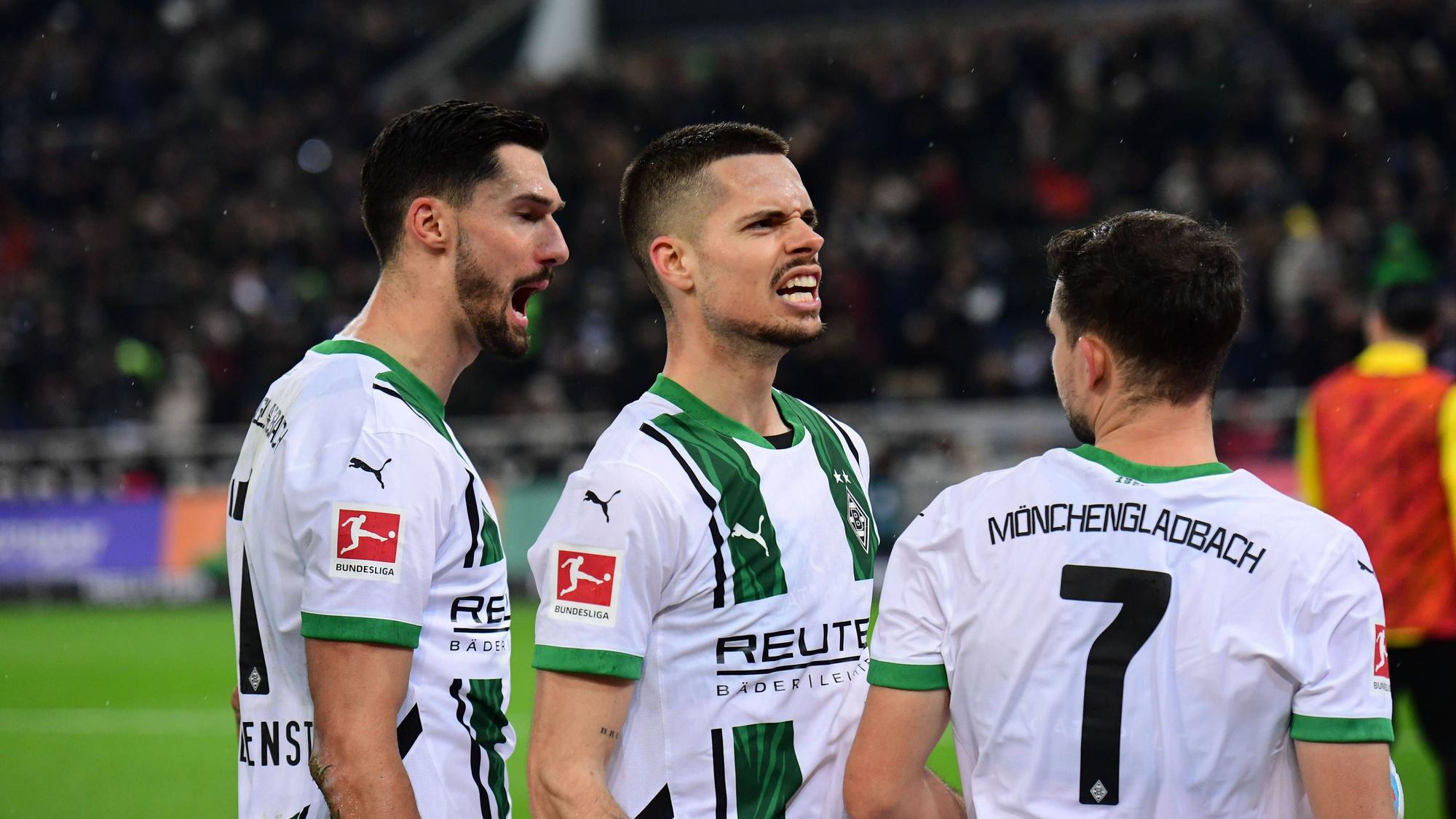 Profis von Borussia Mönchengladbach bejubelt den Ausgleich gegen den BVB.