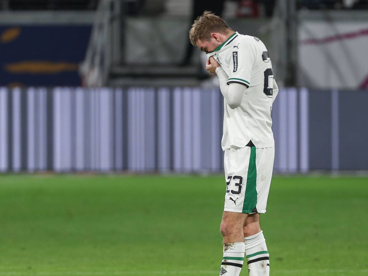 Ein enttäuschter Christoph Kramer im Trikot von Borussia Mönchengladbach.