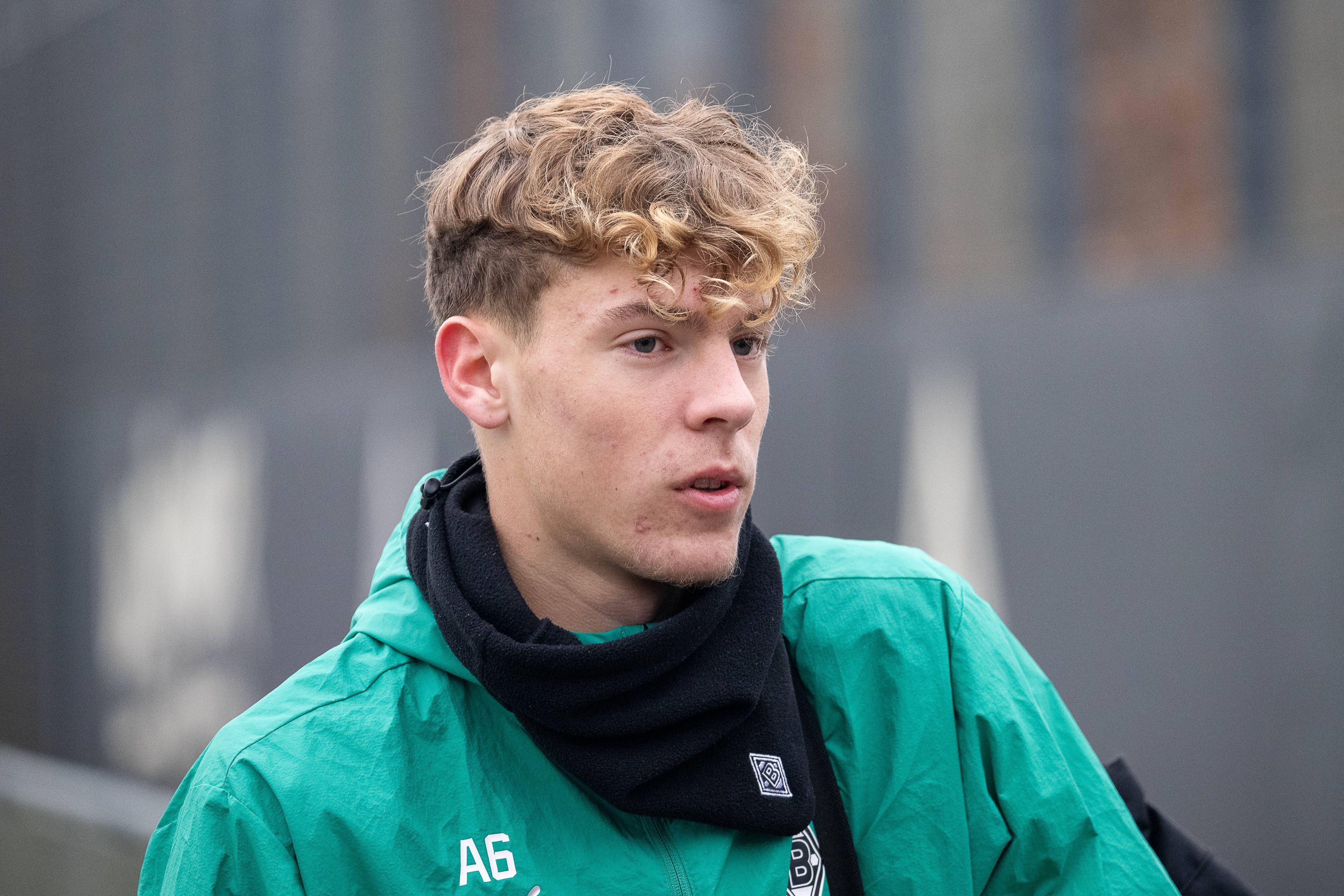 Niklas Swider, hier am 12. Dezember 2024 im Training von Borussia Mönchengladbach, darf sich über eine Beförderung zu den Profis freuen.