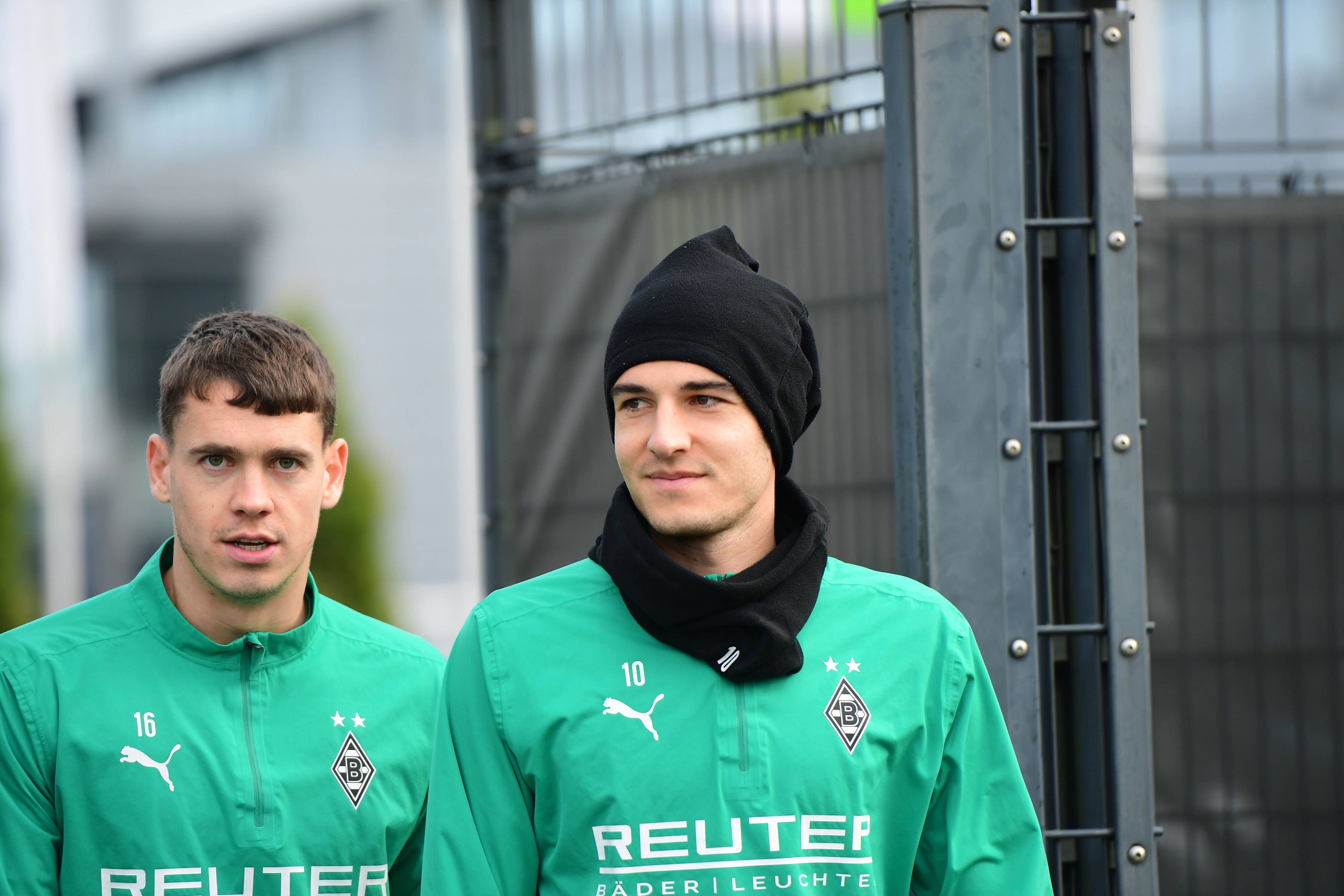 Florian Neuhaus und Philipp Sander im Training, gut gelaunt.