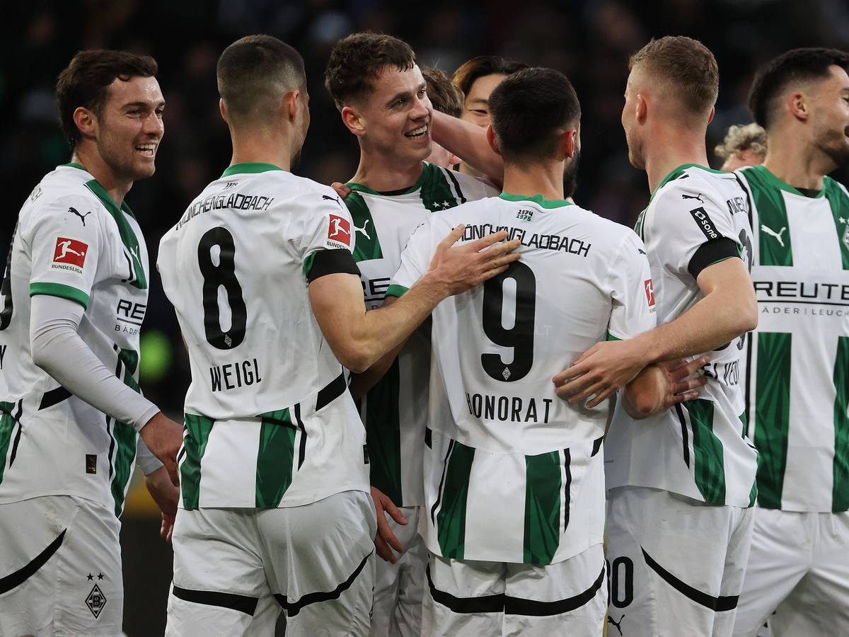 Profis von Borussia Mönchengladbach jubeln.