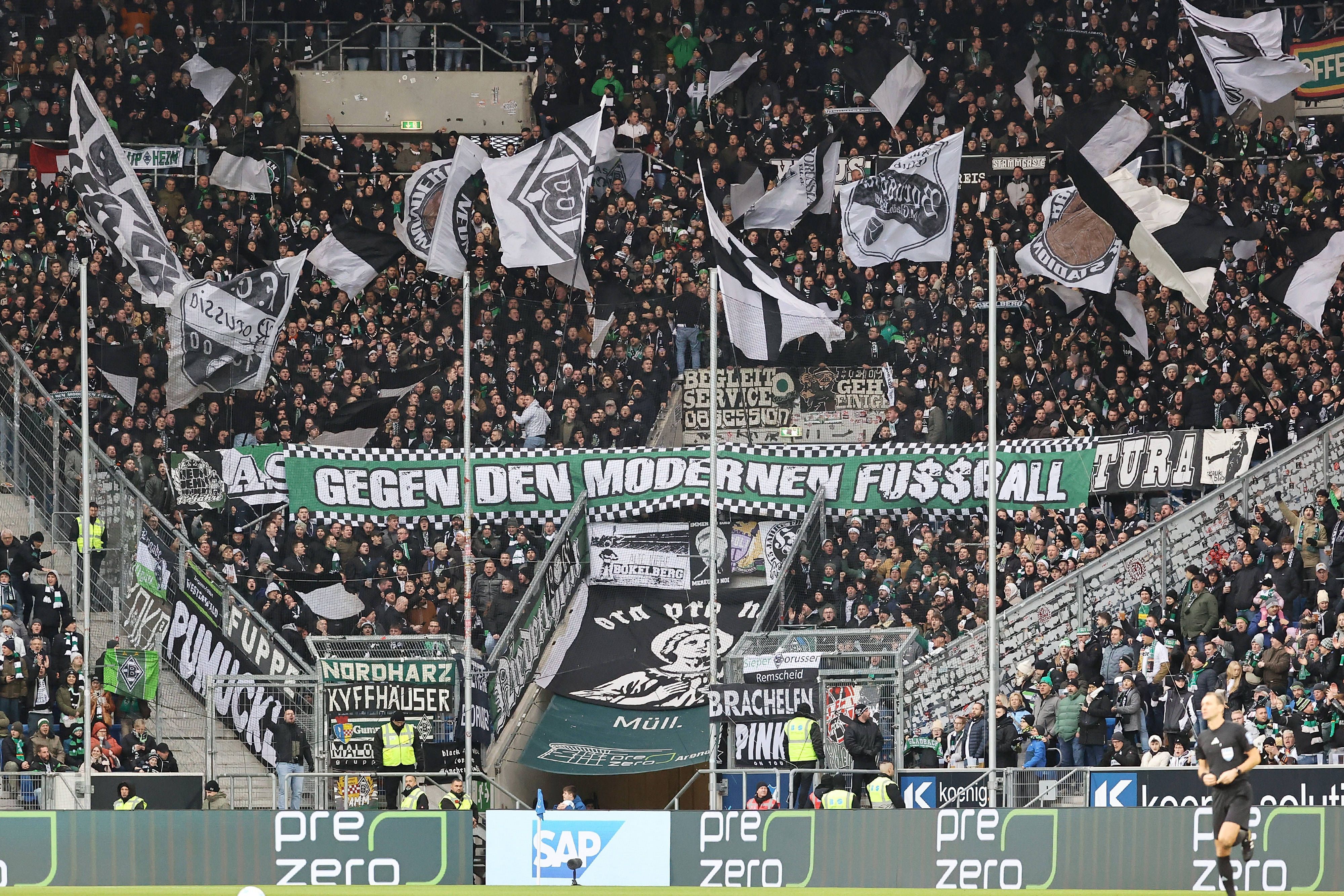 Fans von Borussia Mönchengladbach in Sinsheim.