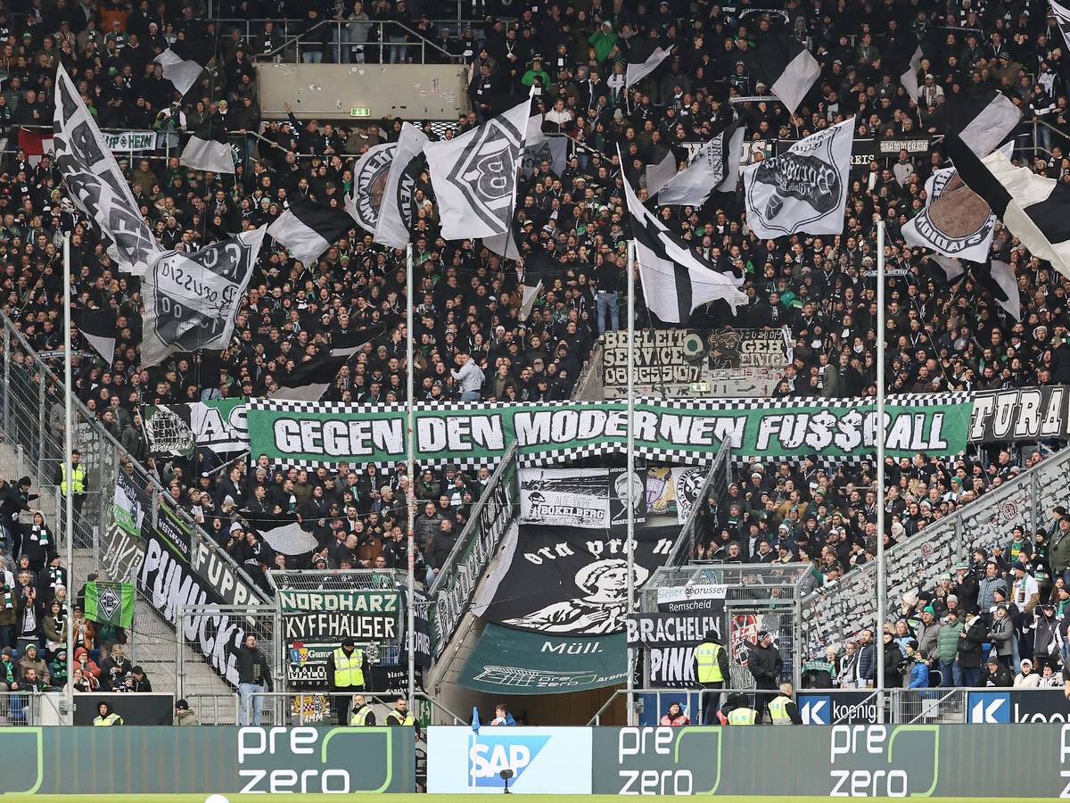 Fans von Borussia Mönchengladbach in Sinsheim.