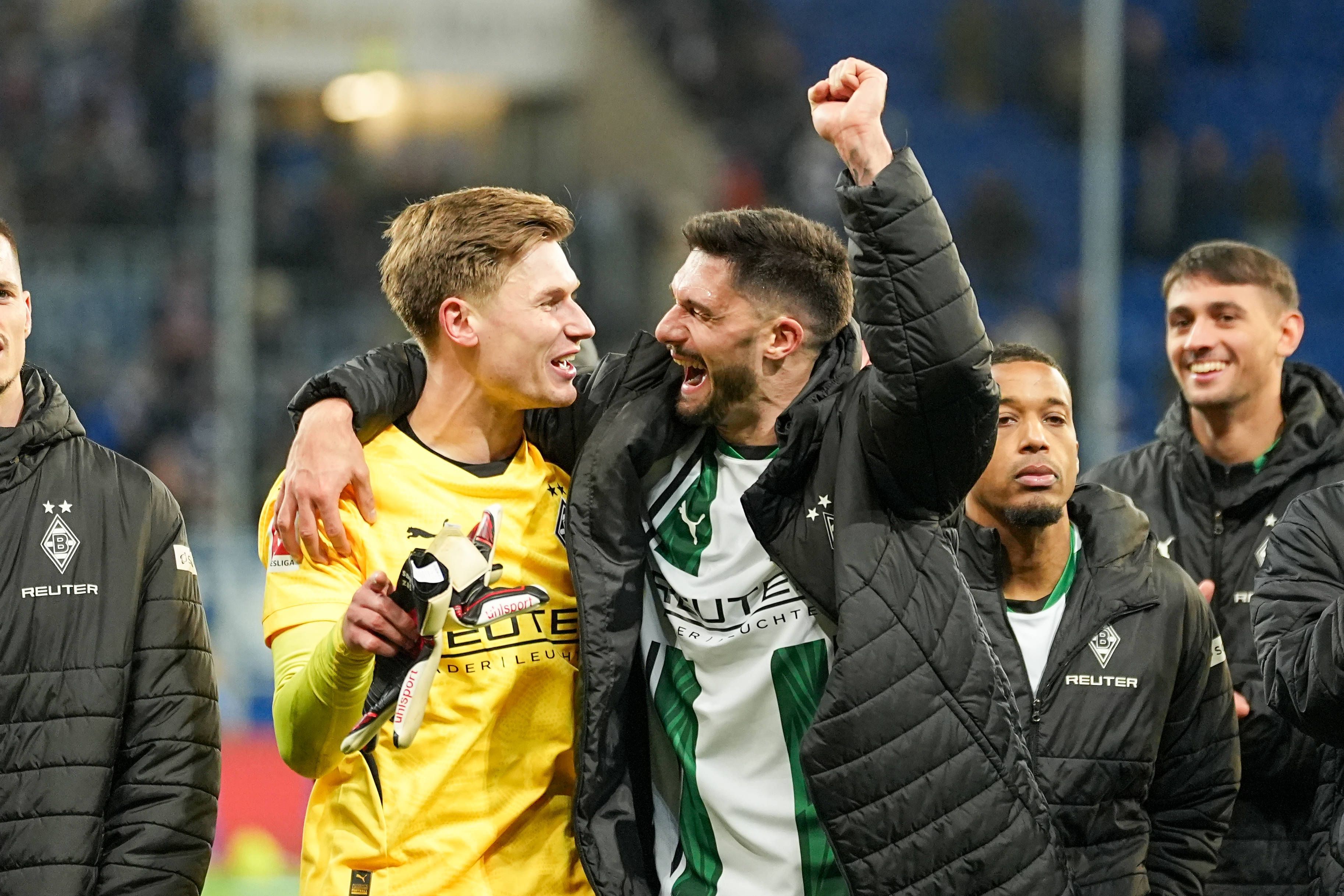 Tim Kleindienst und Moritz Nicolas jubeln lachend.
